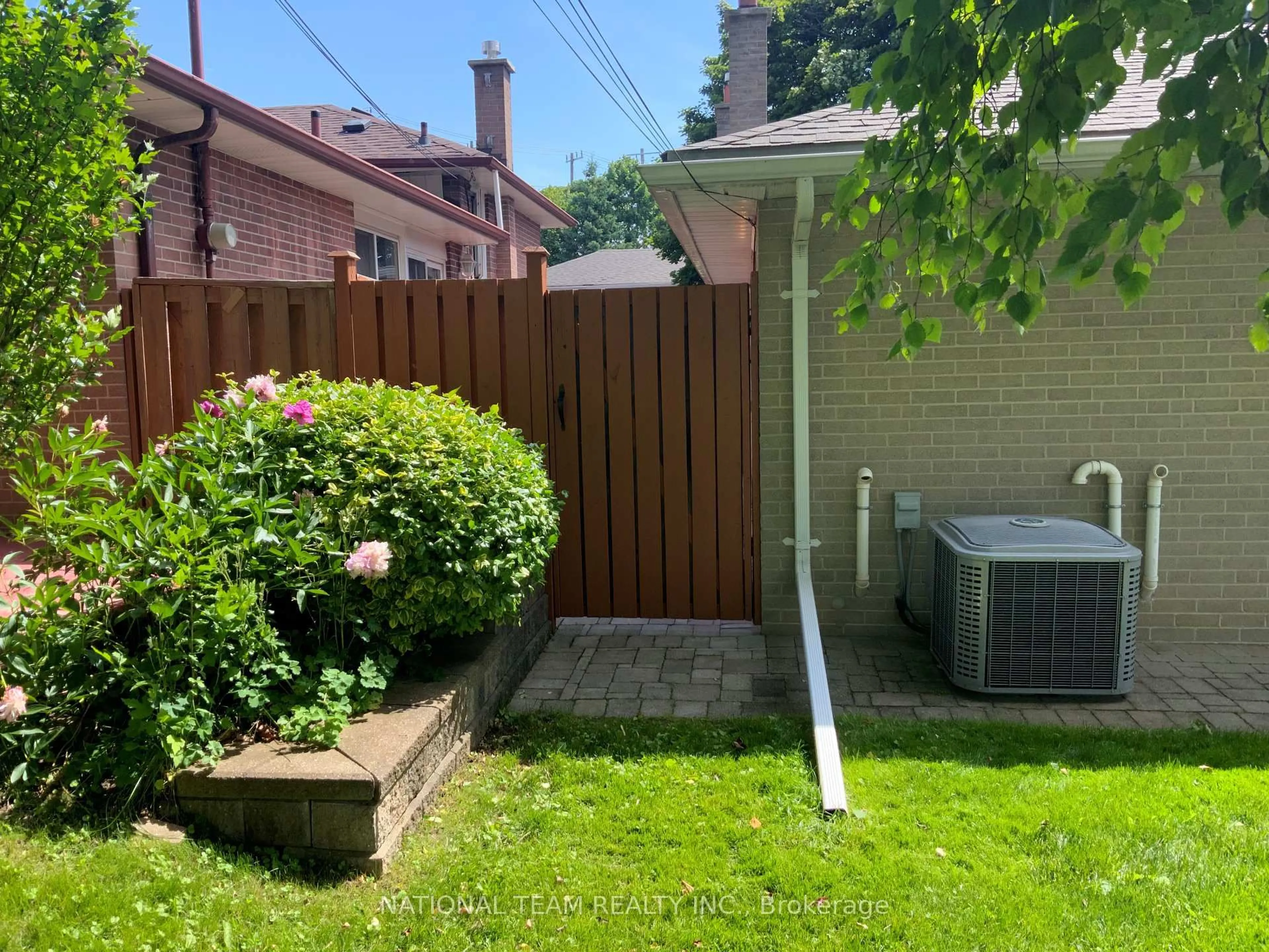 Patio, street for 1 Orville Rd, Toronto Ontario M1H 1E5