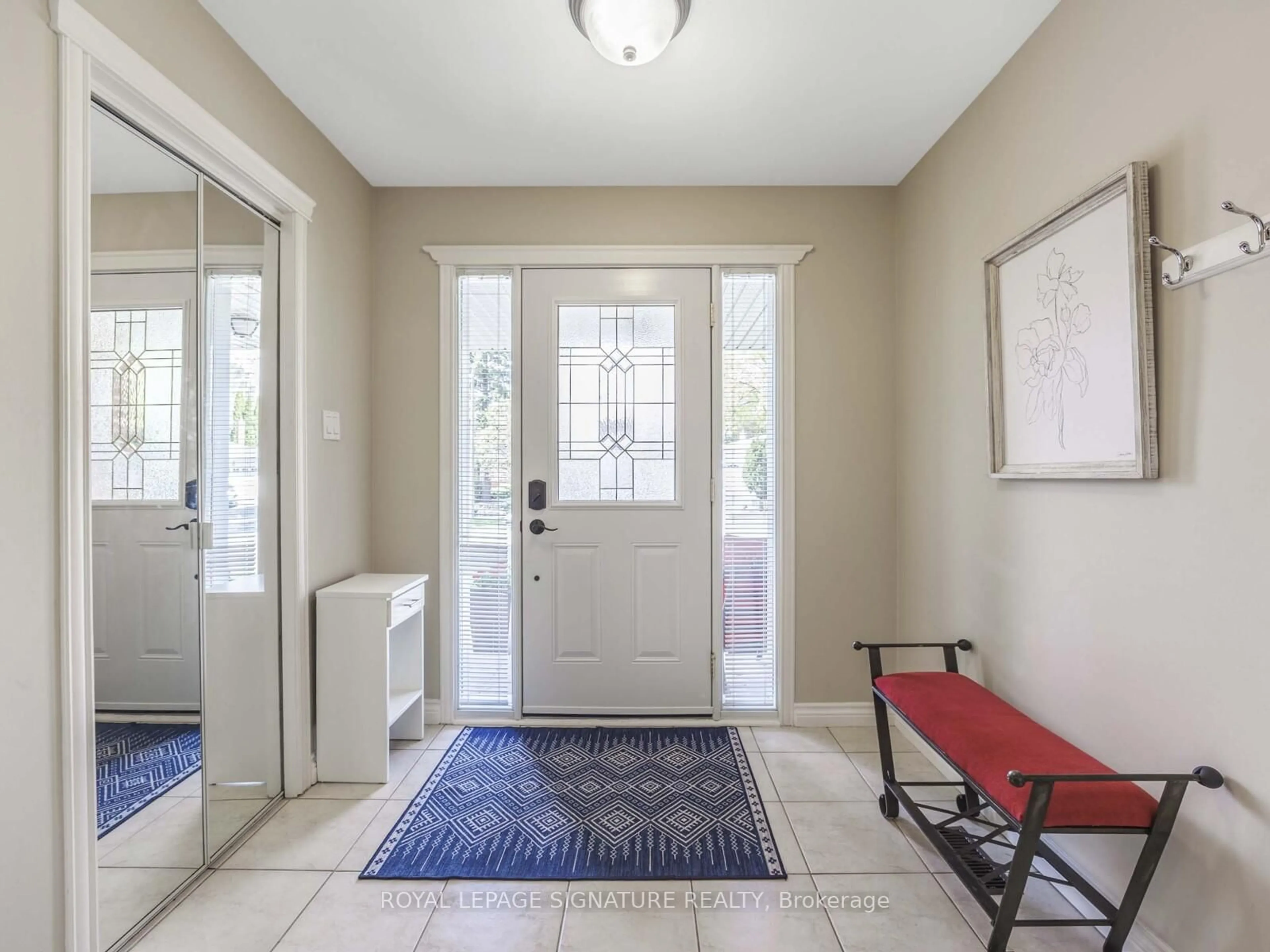 Indoor entryway for 18 Satchell Blvd, Toronto Ontario M1C 3B4