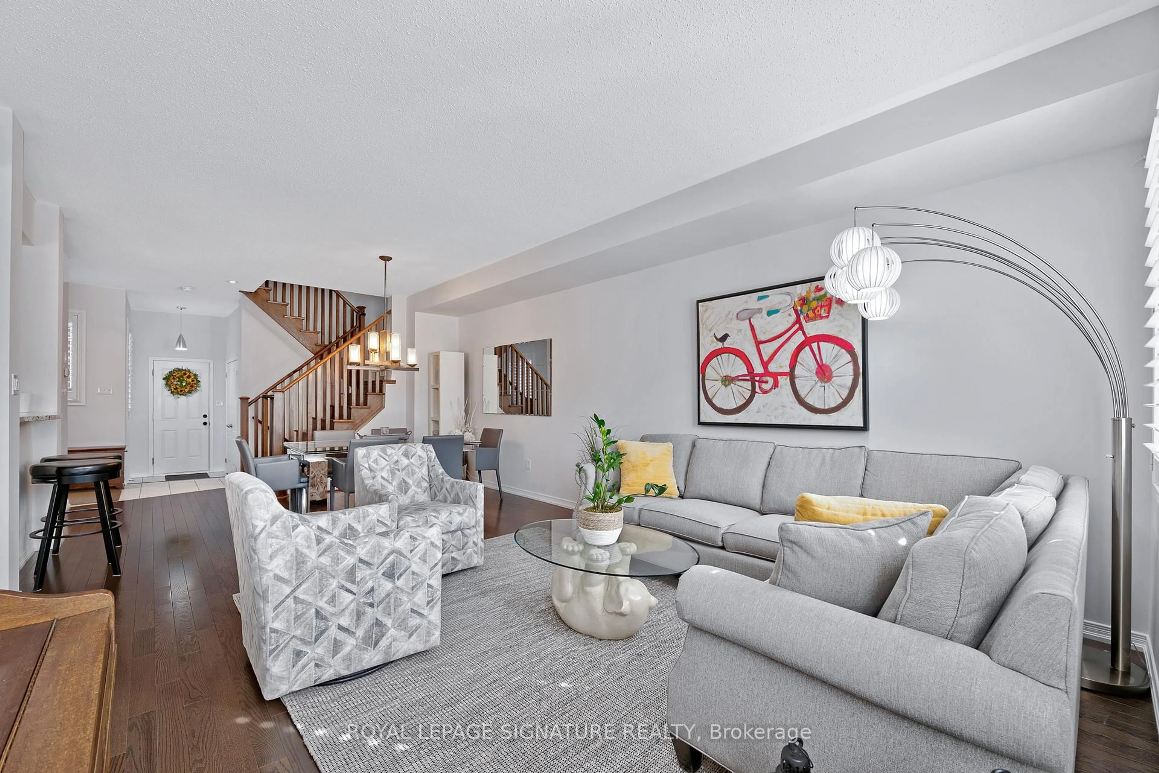 Living room with furniture, unknown for 322 Lakebreeze Dr, Clarington Ontario L1B 0A1