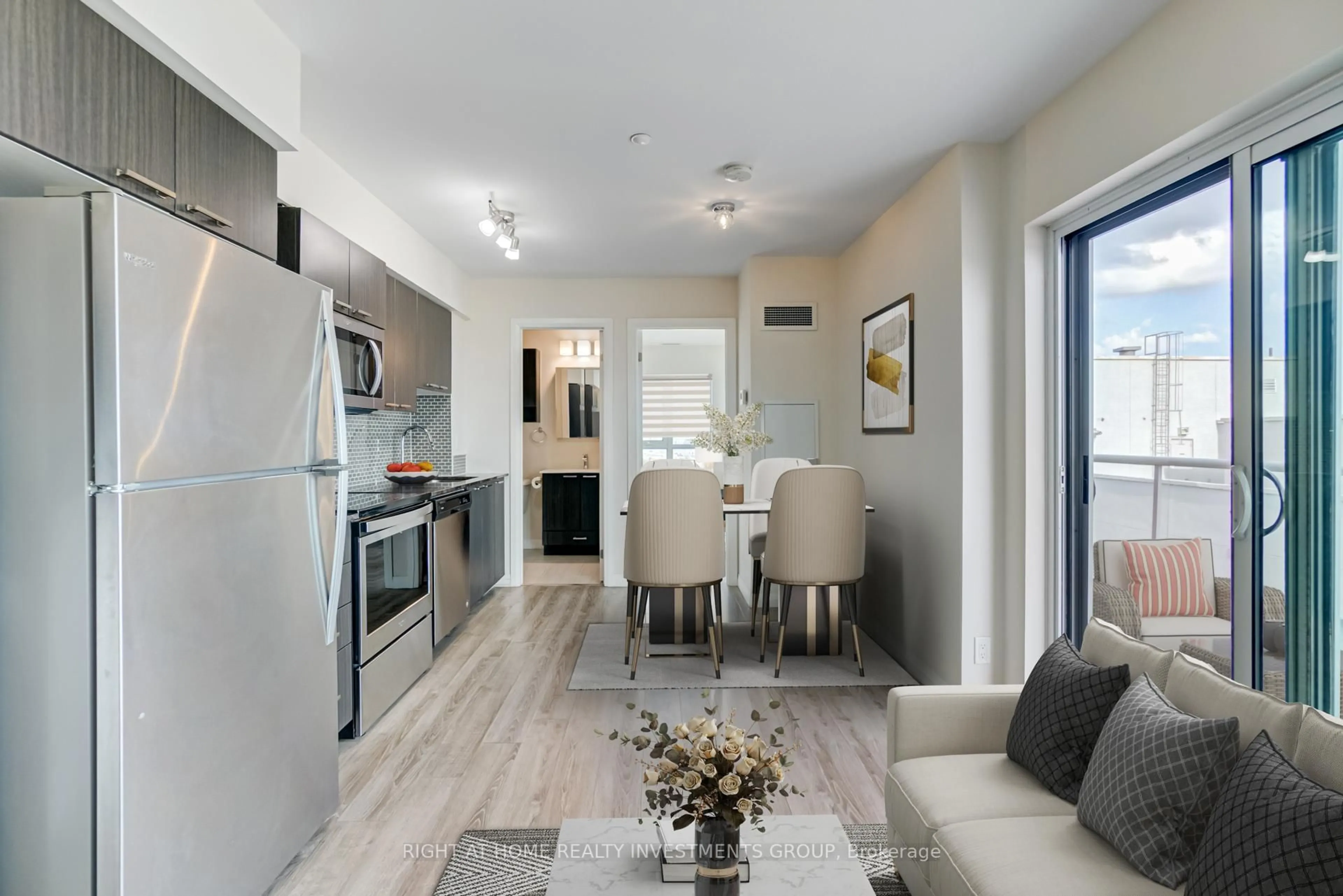 Open concept kitchen, unknown for 2150 Lawrence Ave #PH03, Toronto Ontario M1R 3A7