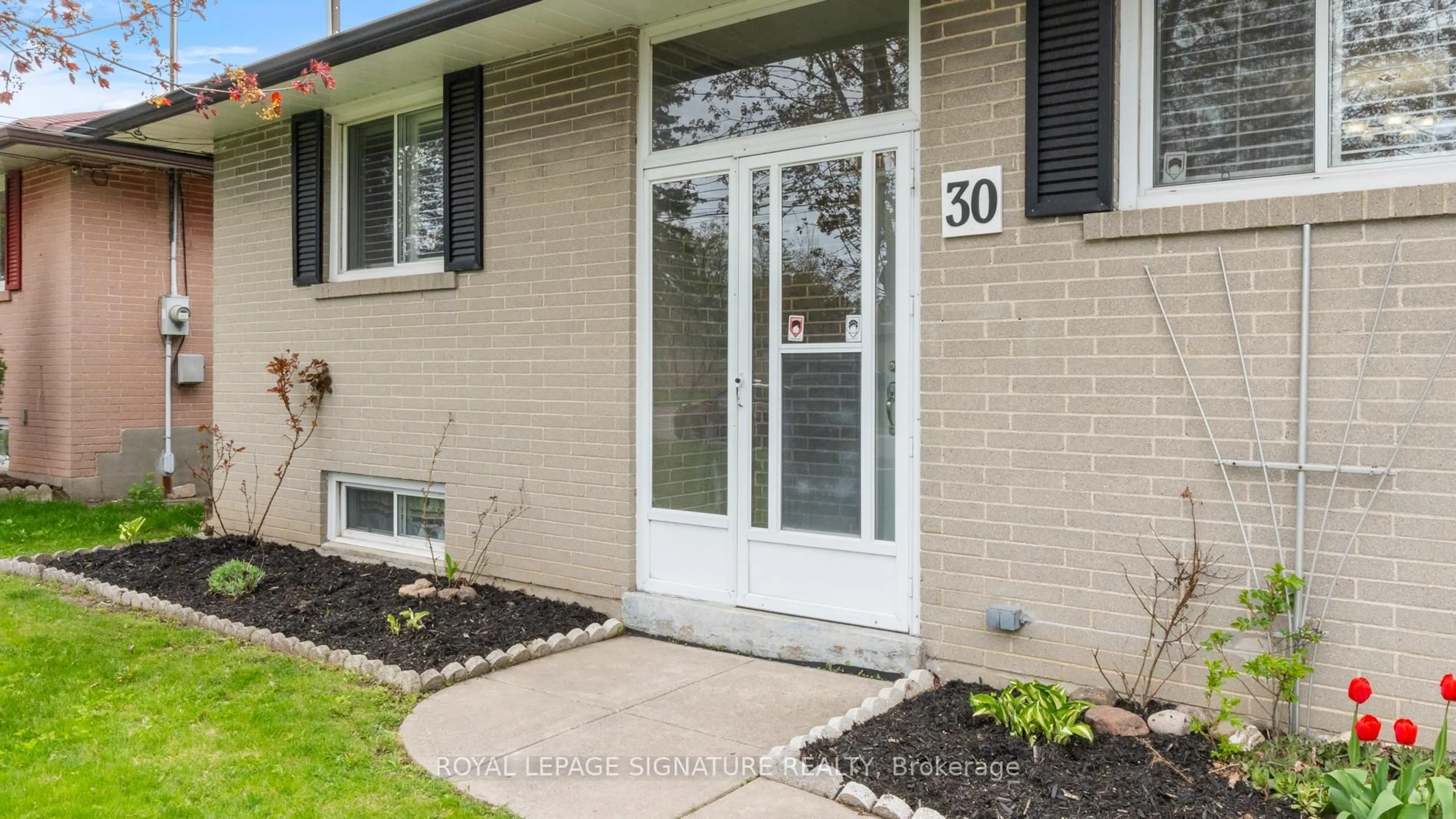 Unknown for 30 Oakridge Dr, Toronto Ontario M1M 2A4