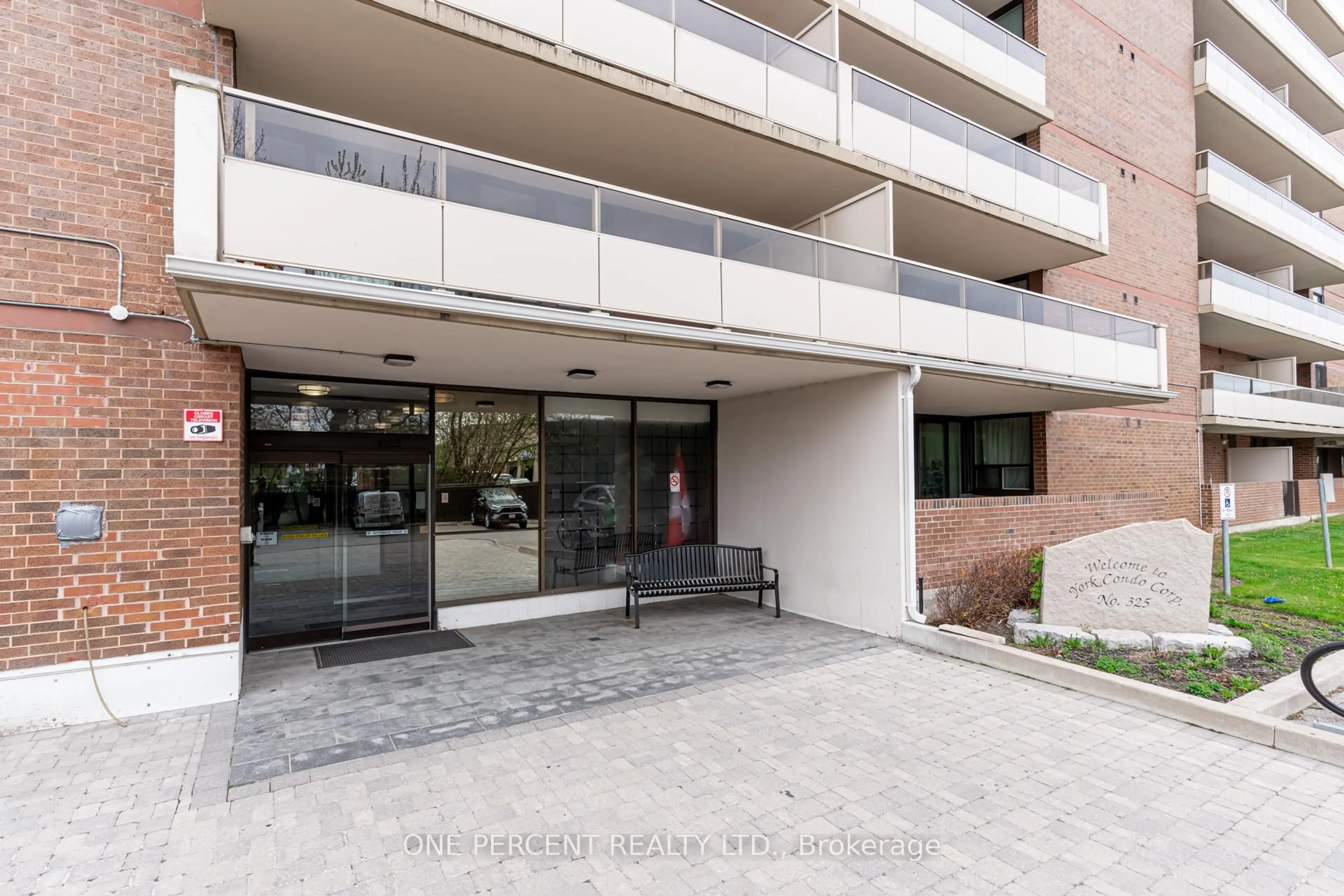 Indoor foyer for 15 Torrance Rd #1609, Toronto Ontario M1J 3K2