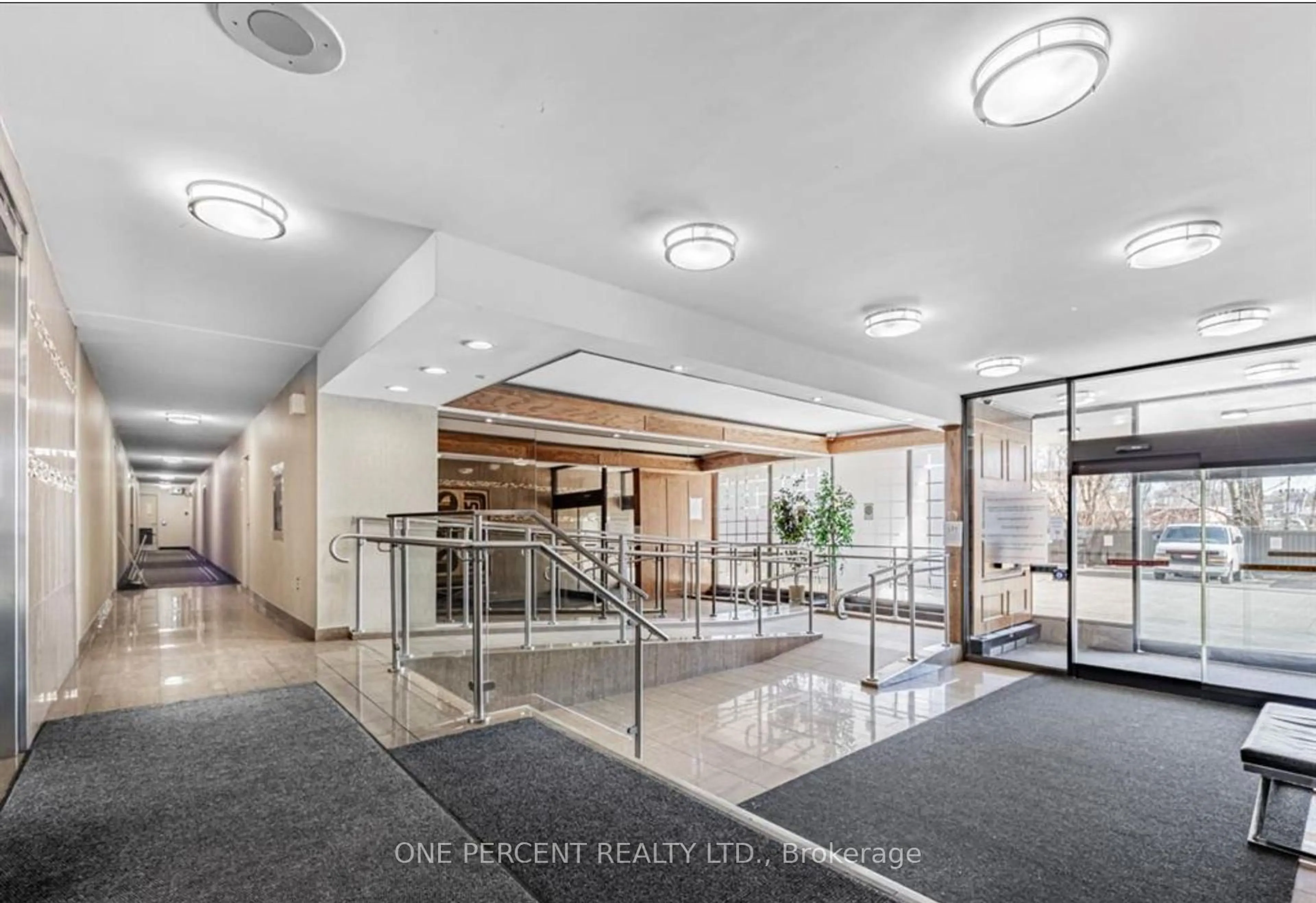 Indoor foyer for 15 Torrance Rd #1609, Toronto Ontario M1J 3K2