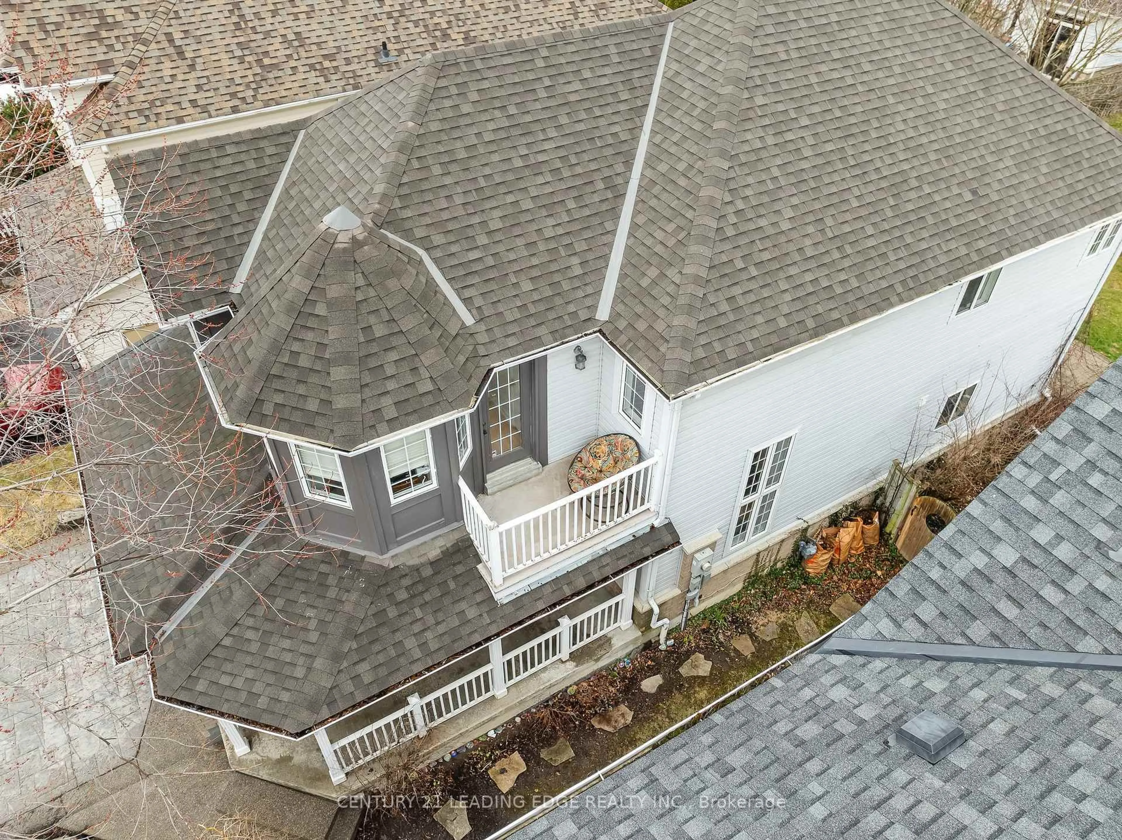 A pic from outside/outdoor area/front of a property/back of a property/a pic from drone, unknown for 386 Whitby Shores Greenway N/A, Whitby Ontario L1N 9R5