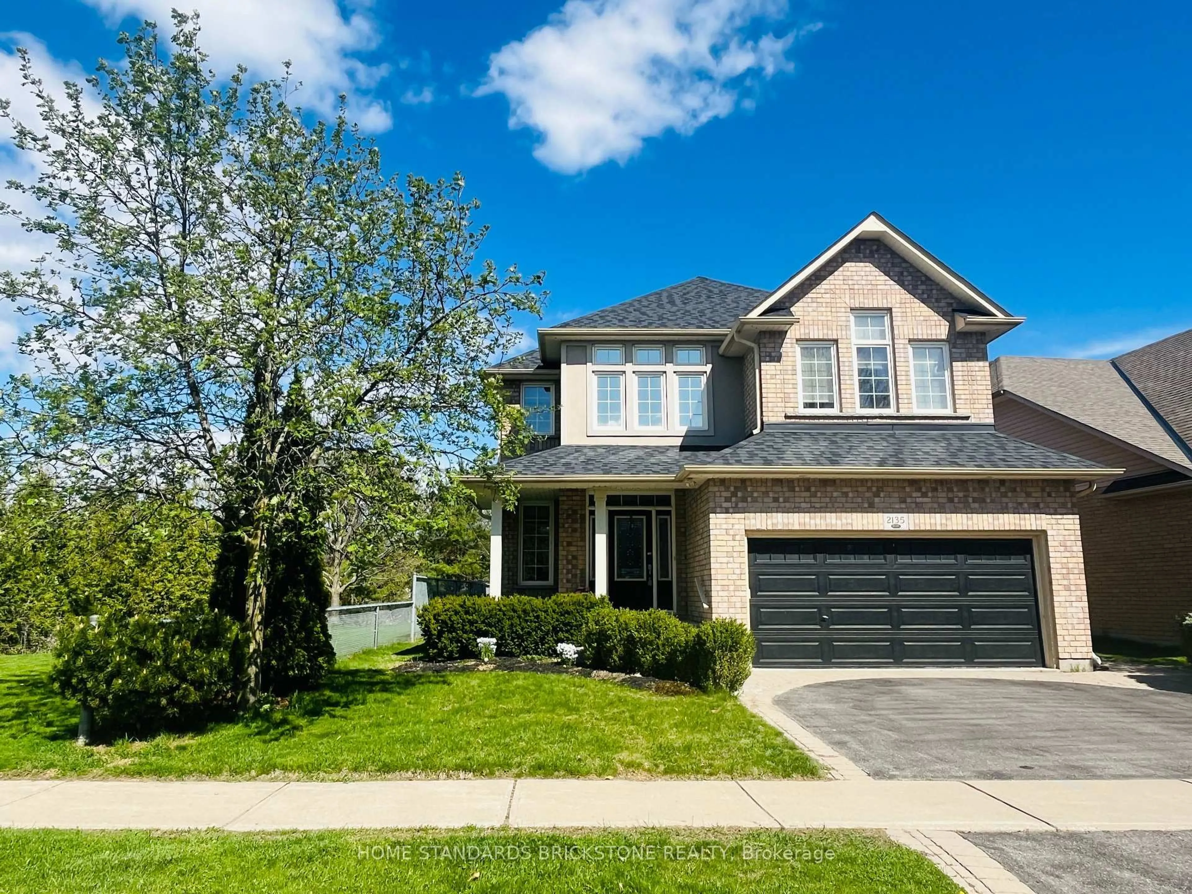 Home with brick exterior material, street for 2135 Avalon Crt, Oshawa Ontario L1L 0B2
