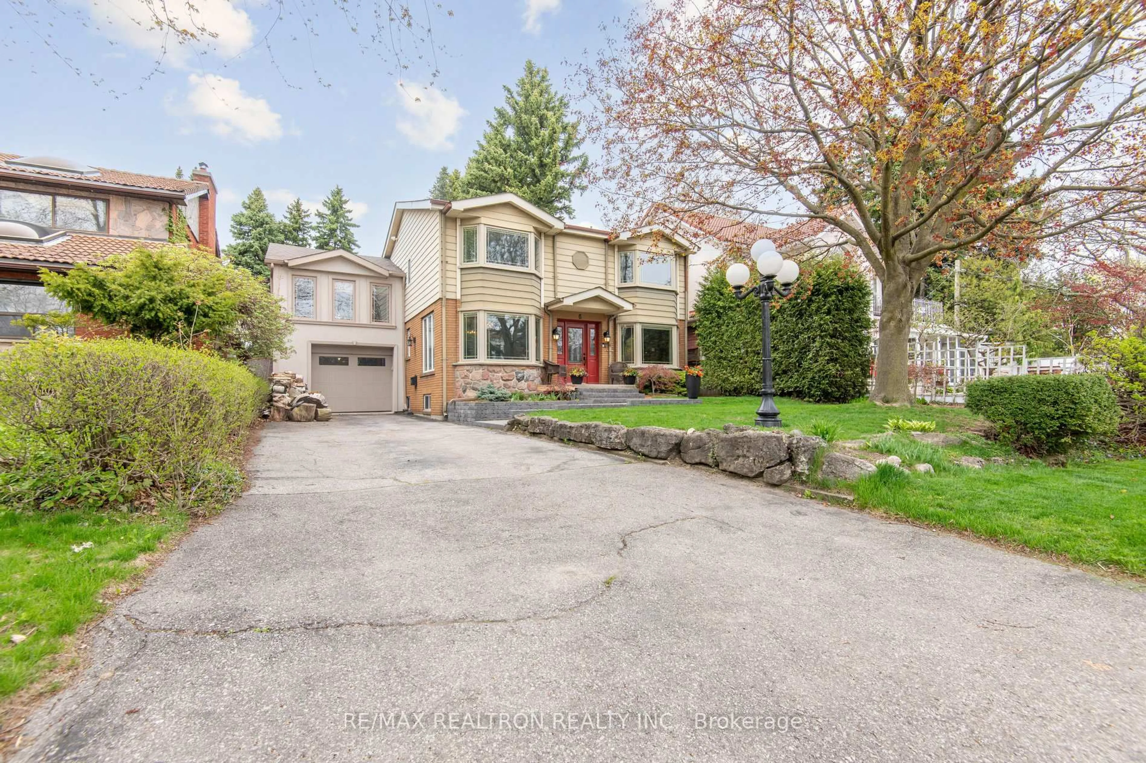 Unknown for 6 Redland Cres, Toronto Ontario M1M 1B6
