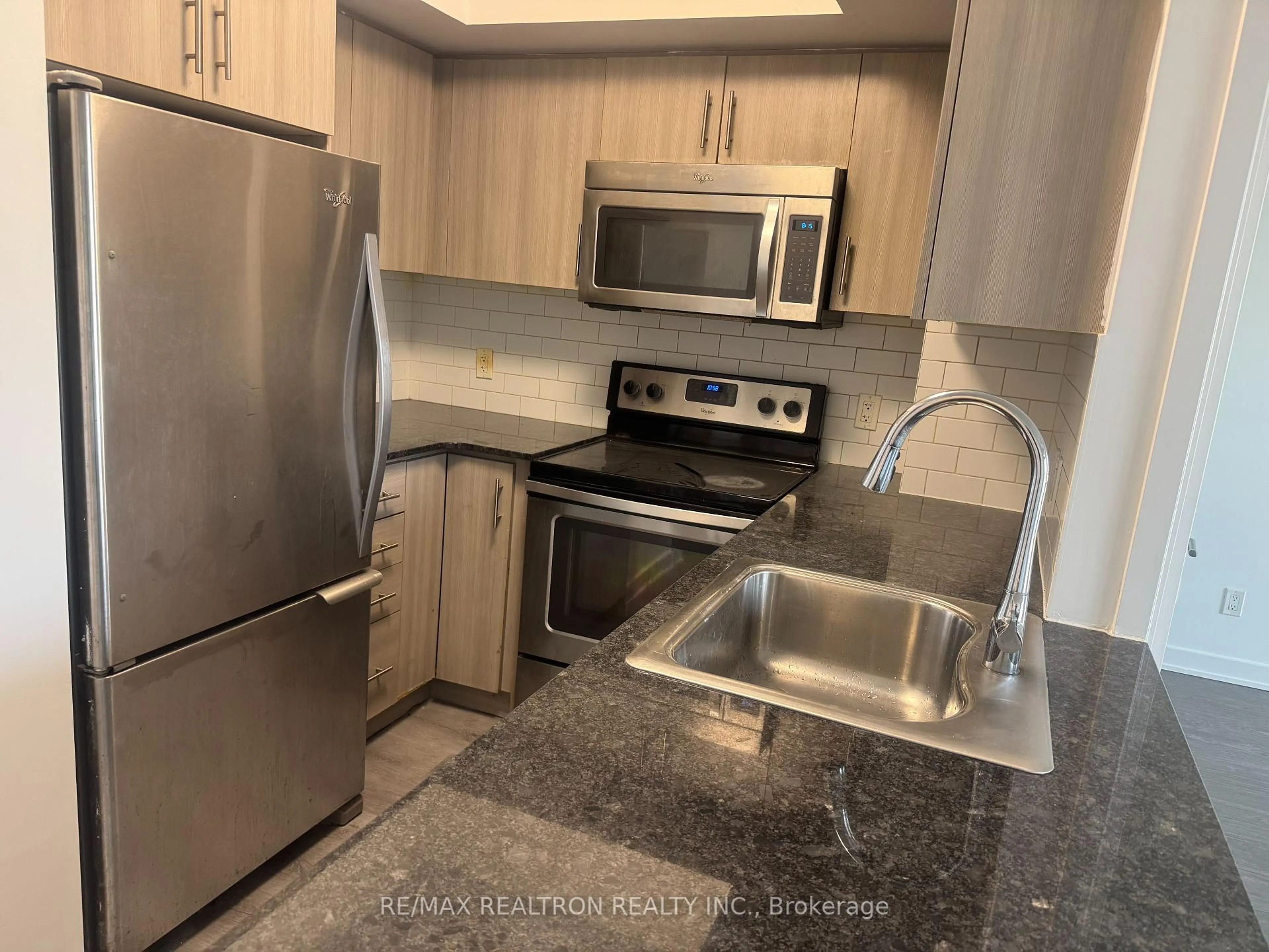 Standard kitchen, unknown for 185 Bonis Ave #205, Toronto Ontario M1T 0A4