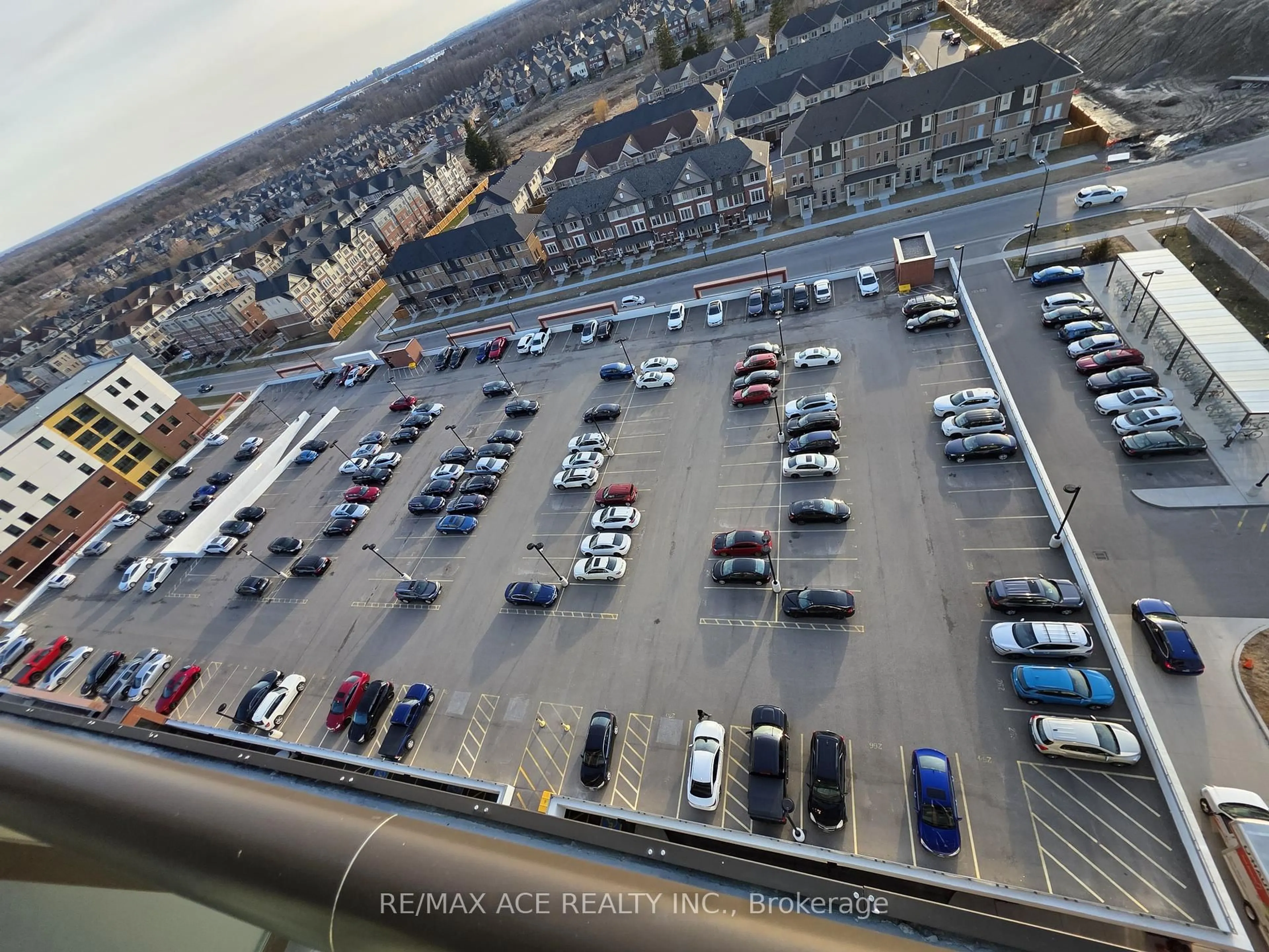 Parking for 2550 Simcoe St #1402, Oshawa Ontario L1L 0R5
