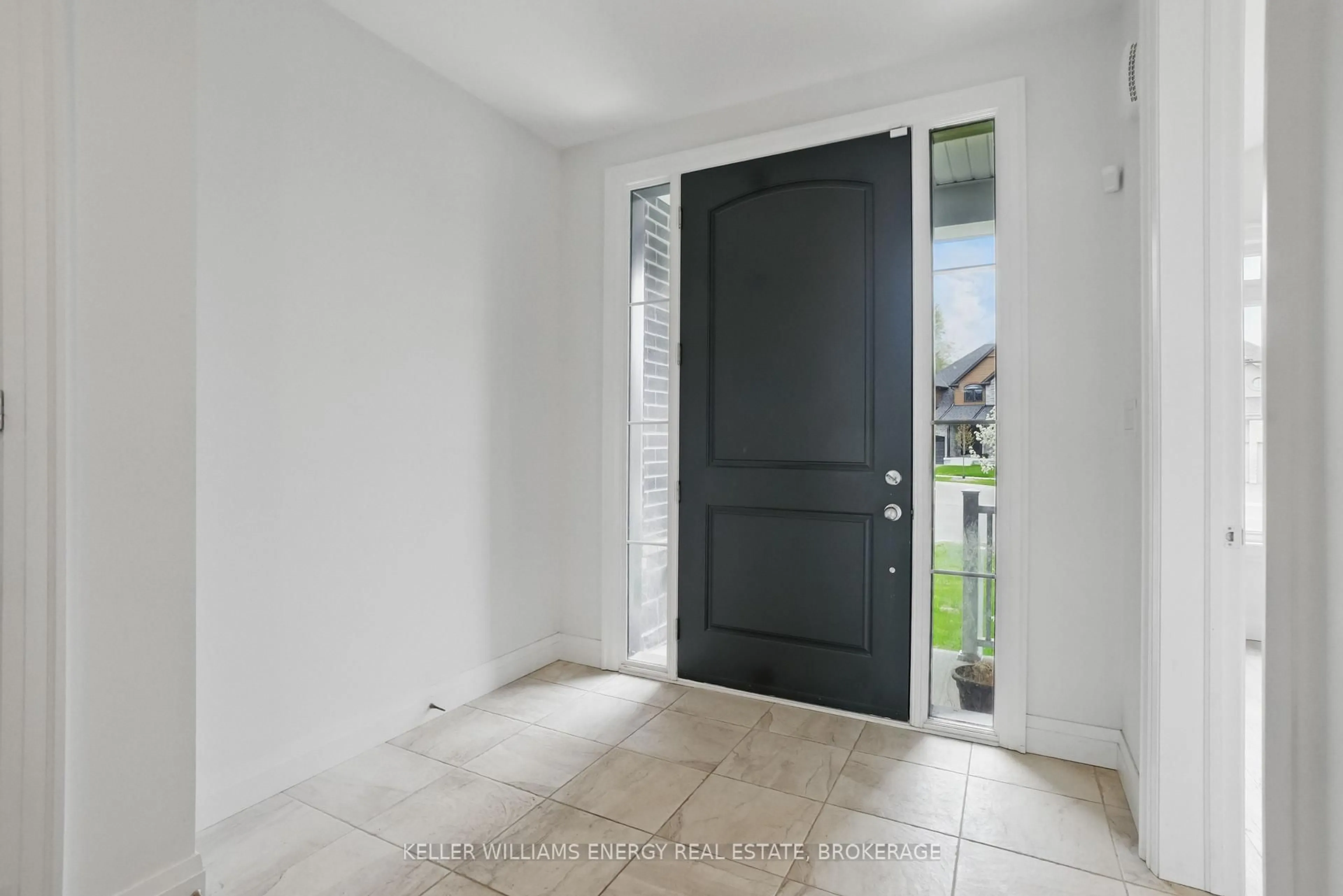 Indoor entryway for 30 Higham Pl, Clarington Ontario L1C 7G5