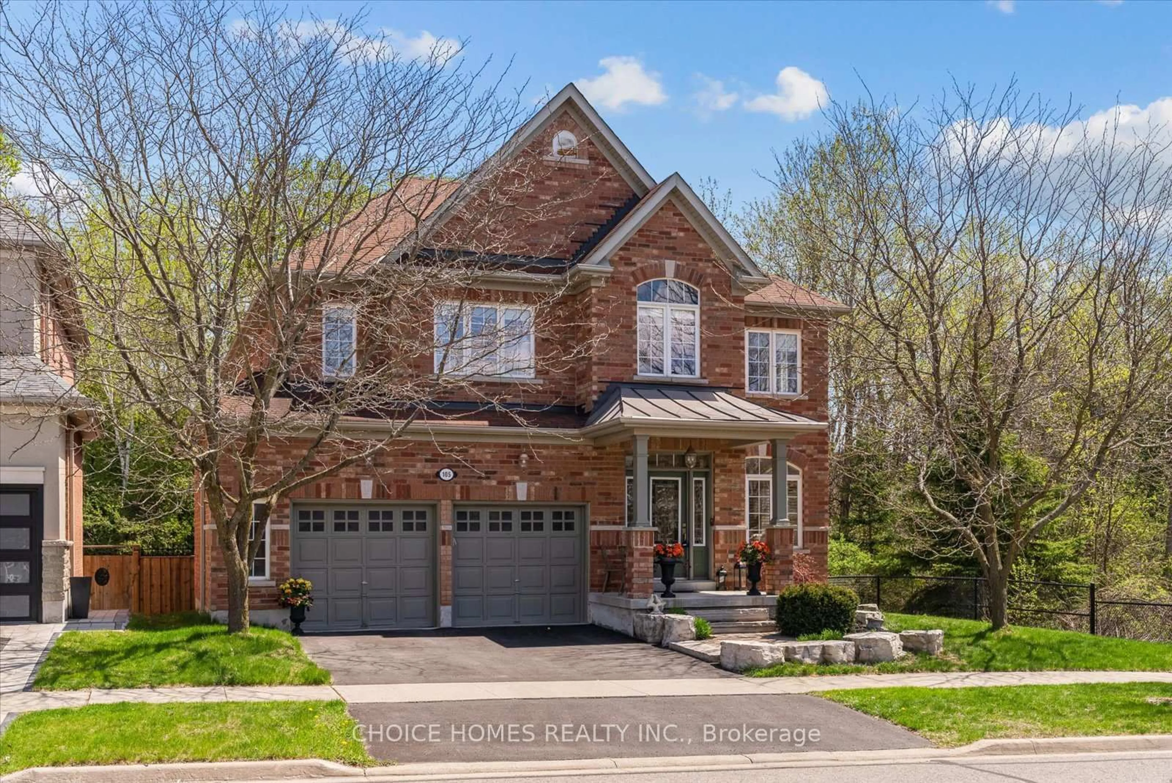 Home with brick exterior material, street for 105 Rivers Edge Pl, Whitby Ontario L1R 0G5