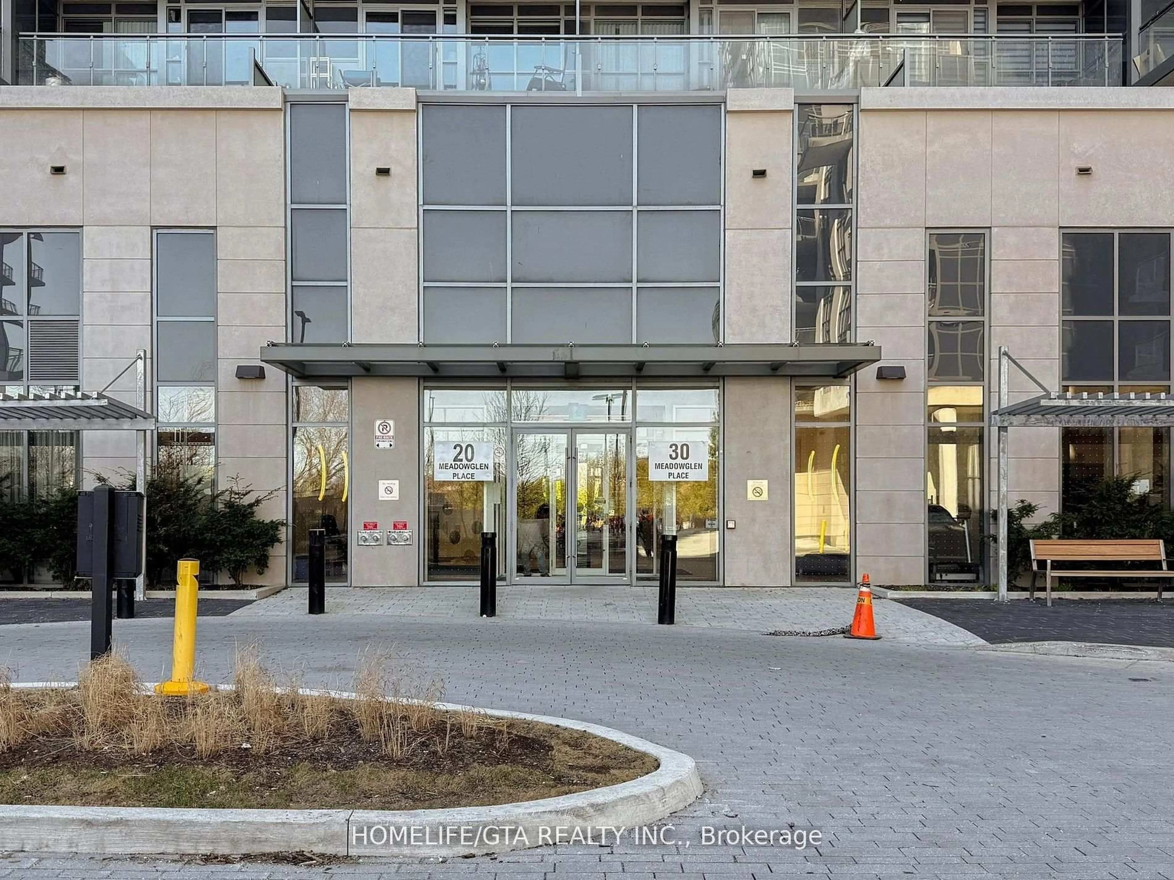 Indoor foyer for 30 Meadowglen Pl #417, Toronto Ontario M1G 0A6