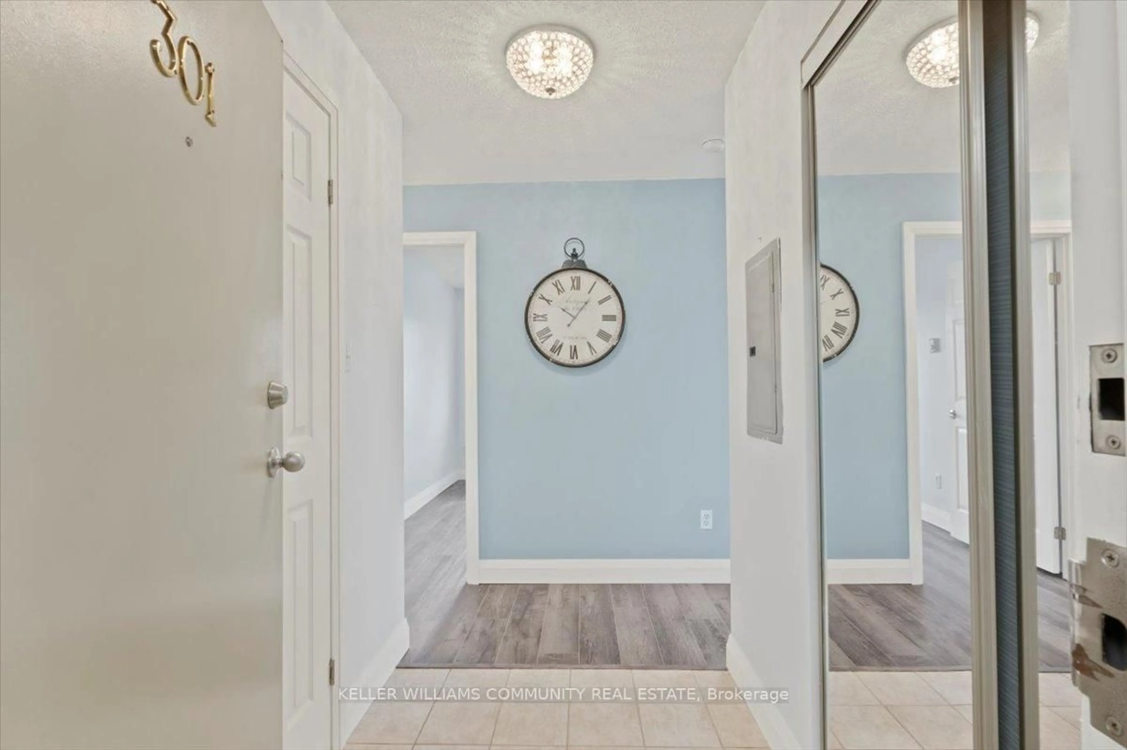 Indoor entryway for 91 Aspen Springs Dr #301, Clarington Ontario L1C 5J9