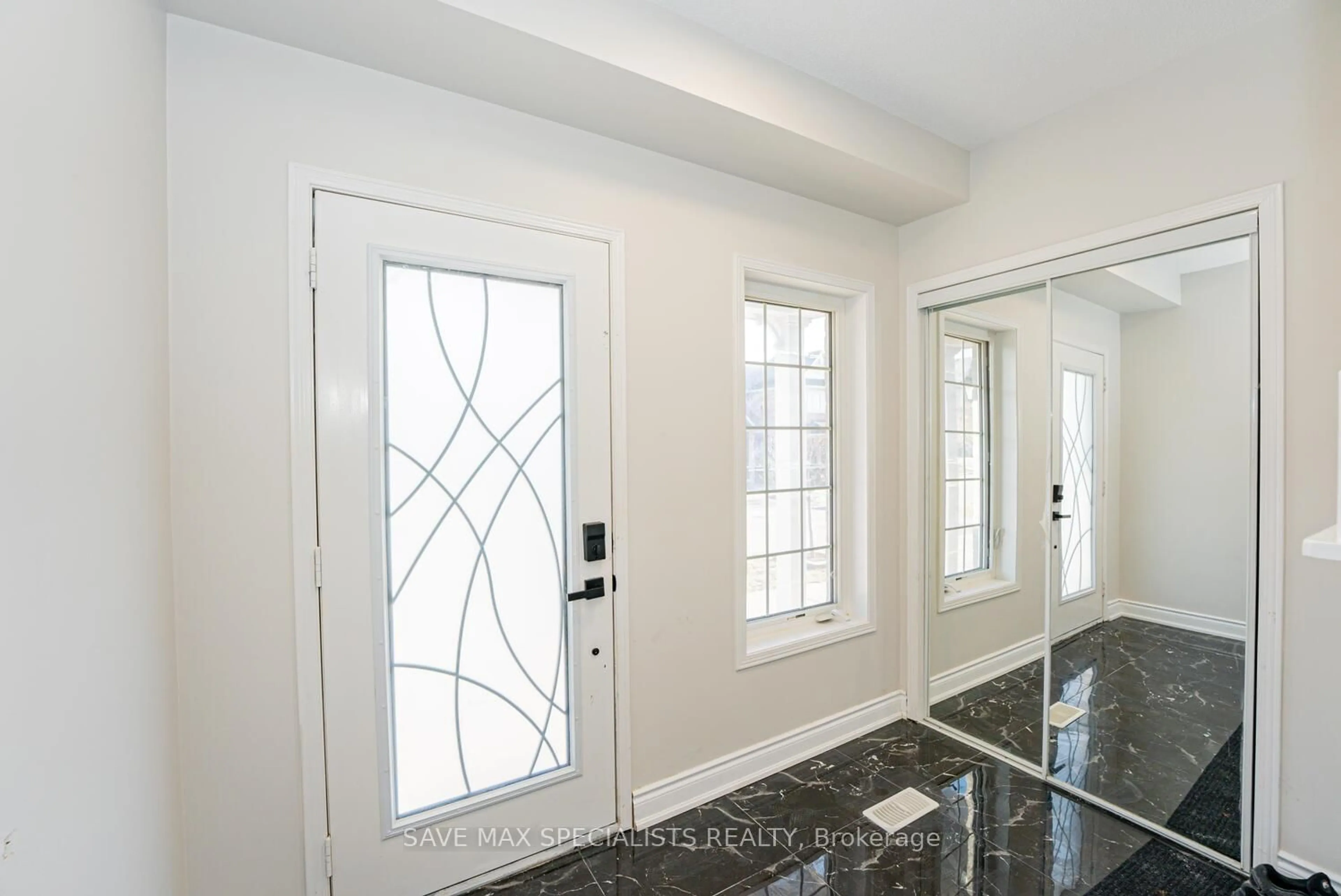 Indoor entryway for 12 Bazin Rd, Ajax Ontario L1Z 0N1