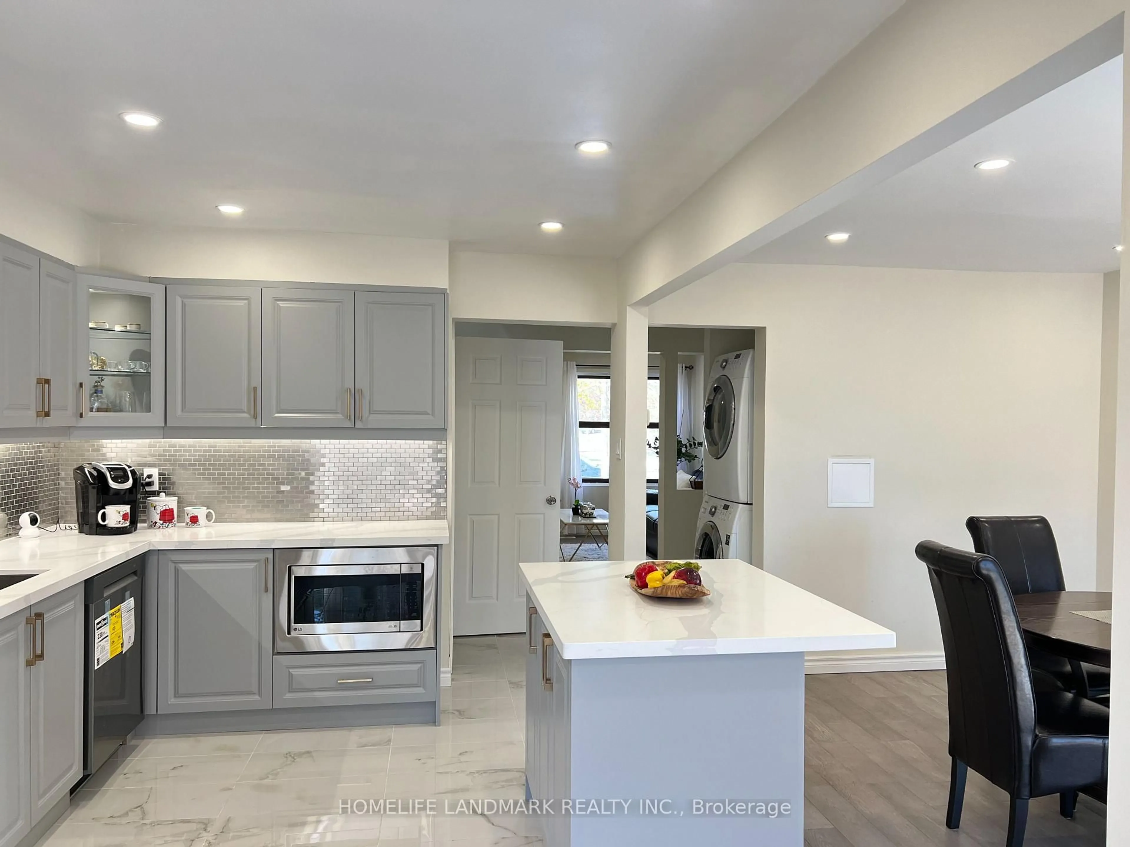 Open concept kitchen, ceramic/tile floor for 49 Grenbeck Dr, Toronto Ontario M1V 2H5