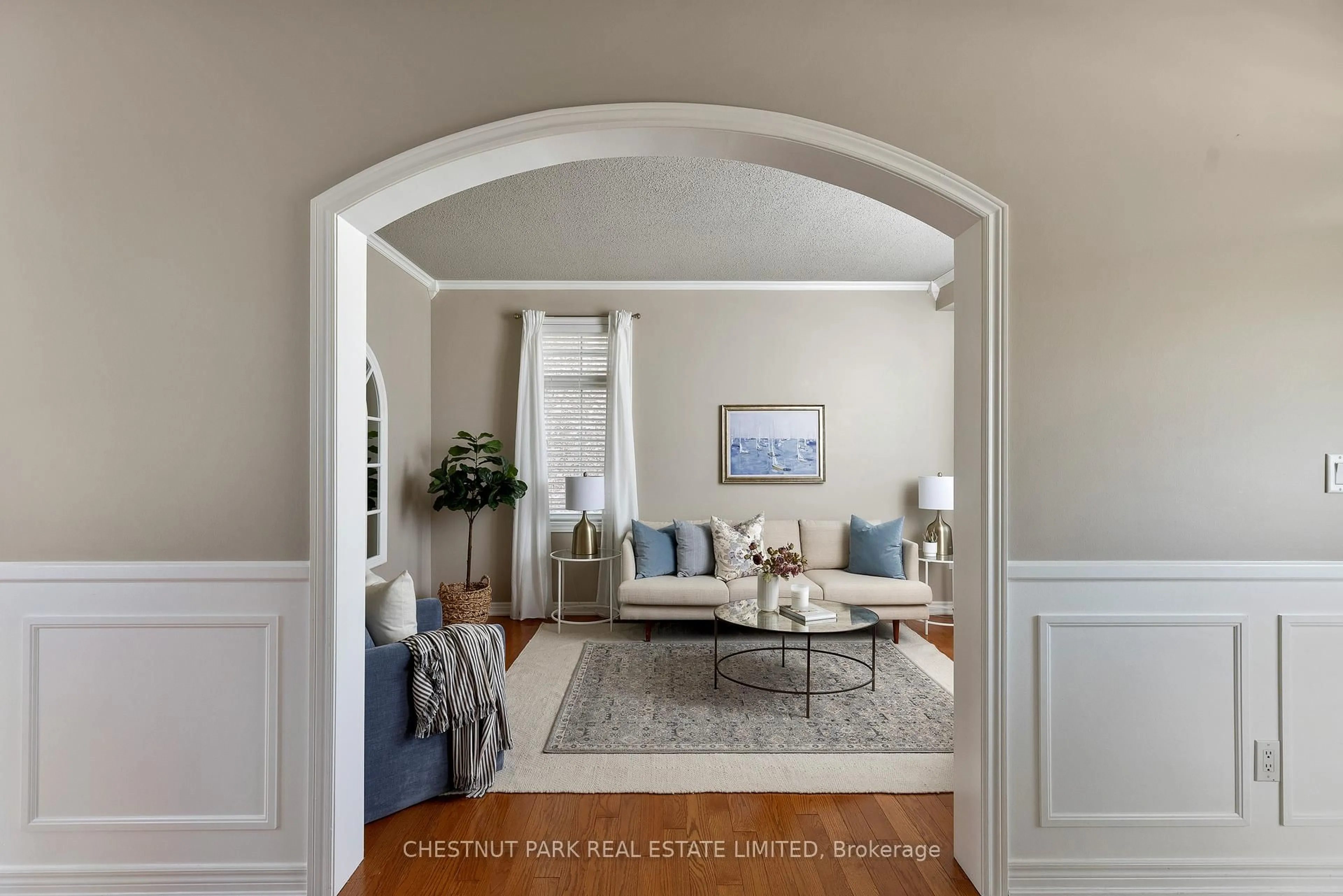Indoor entryway for 65 Northern Dancer Dr, Oshawa Ontario L1L 0A9