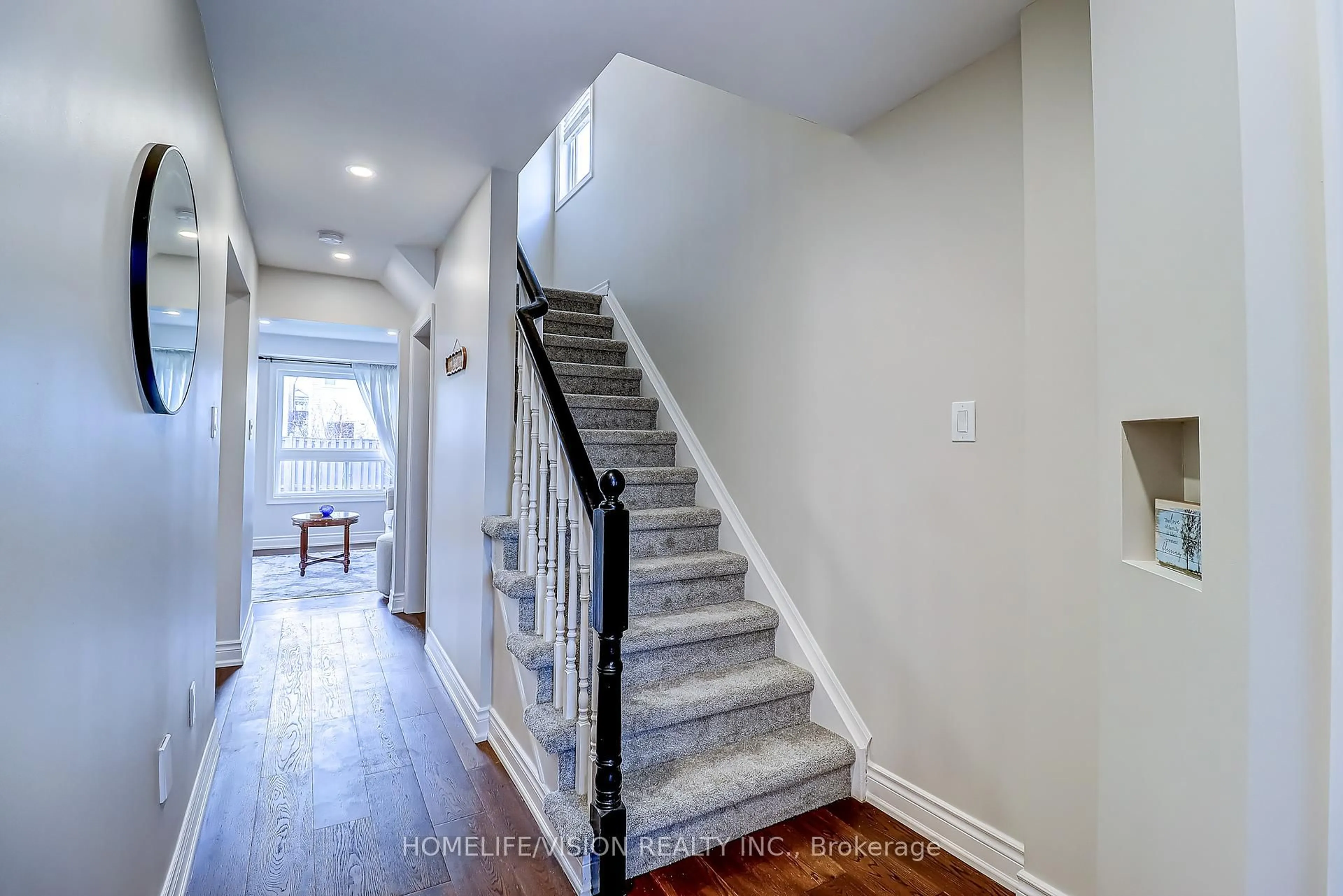 Stairs for 28 Longueuil Pl, Whitby Ontario L1R 3G9