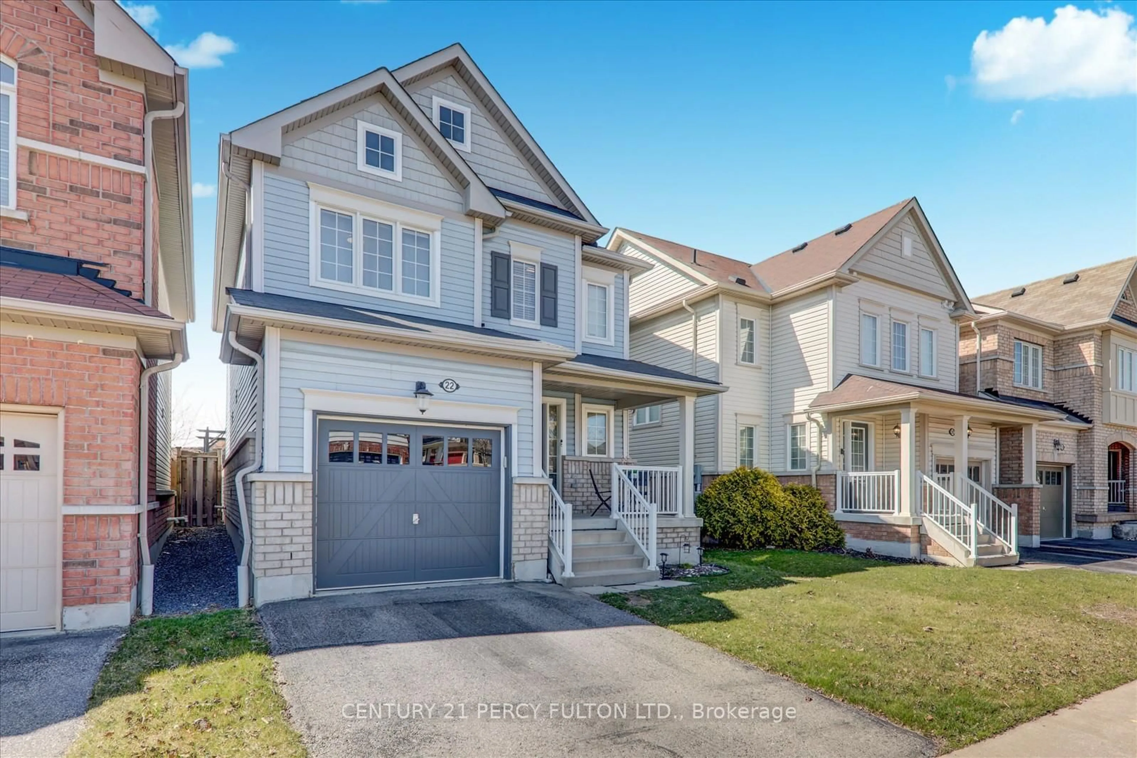 Home with vinyl exterior material, street for 22 Gallimere Crt, Whitby Ontario L1N 0J5