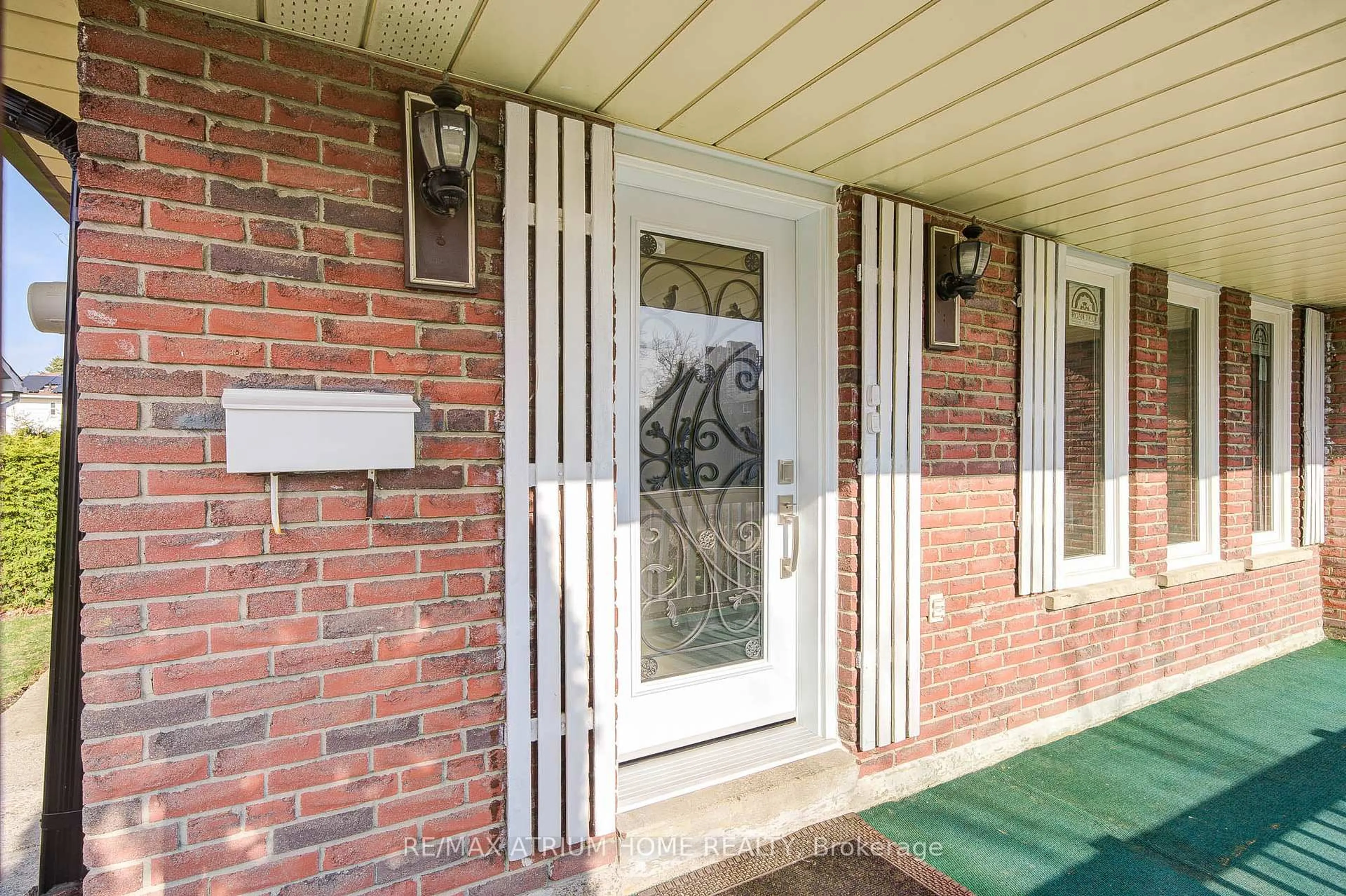 Indoor entryway for 41 Davisbrook Blvd, Toronto Ontario M1T 2H6