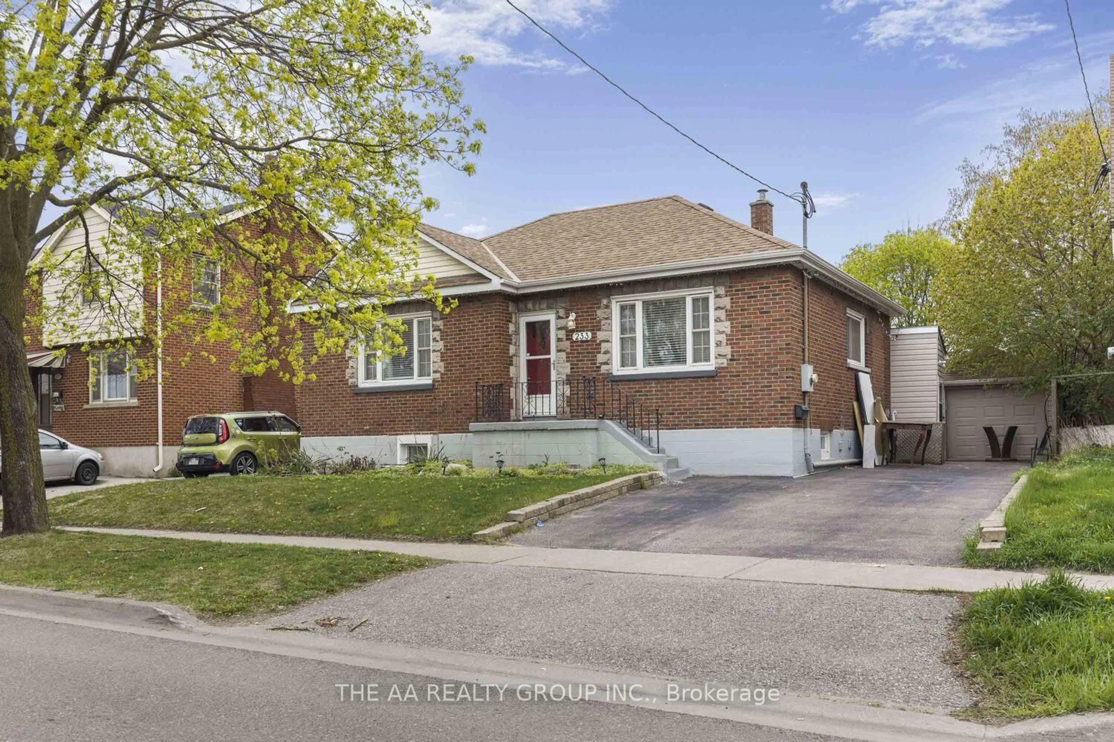 Home with brick exterior material, street for 233 Mcnaughton Ave, Oshawa Ontario L1H 3B7