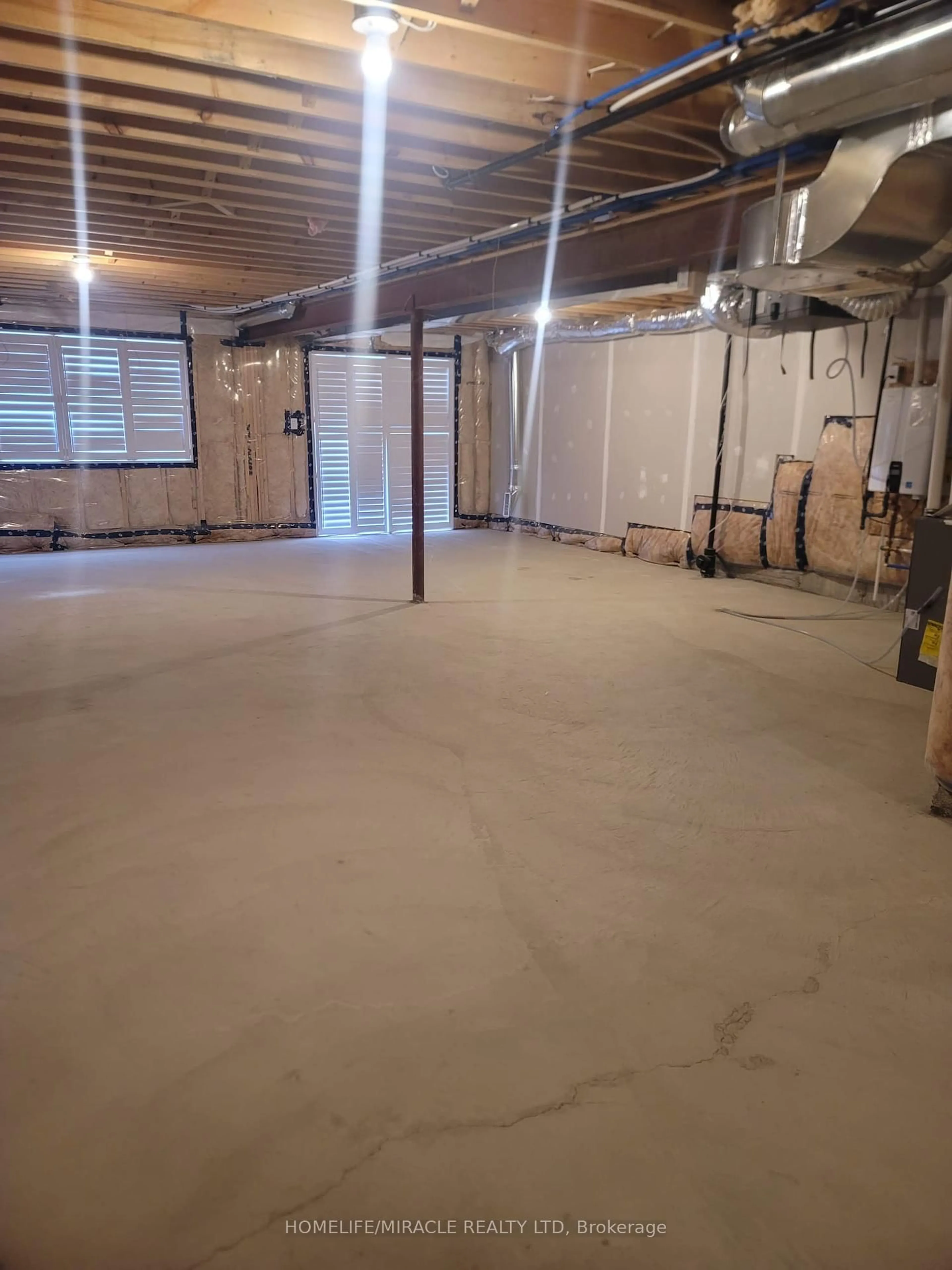 A pic of a room for 1892 Fosterbrook St, Oshawa Ontario L1K 3G5