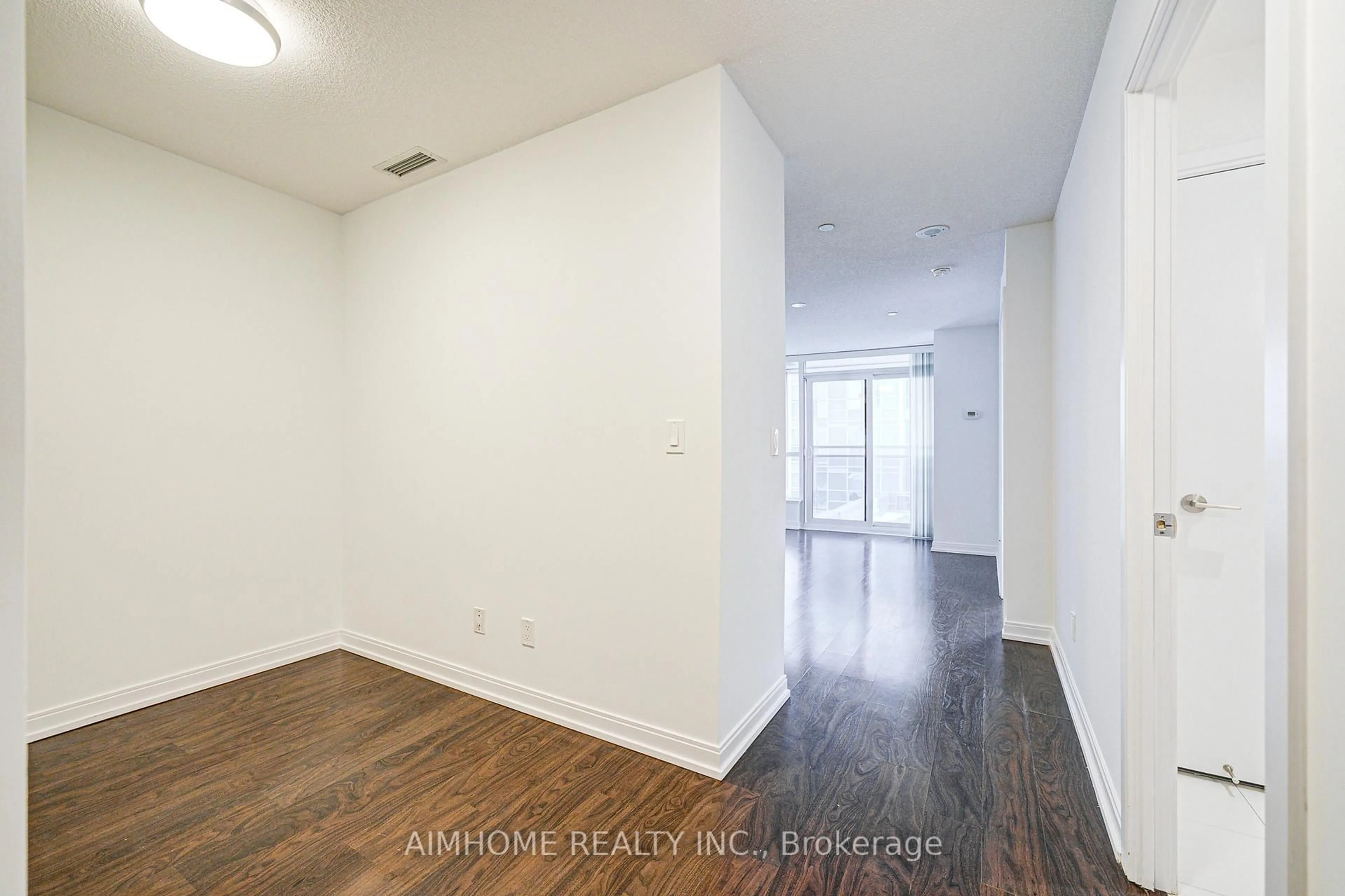 A pic of a room for 255 Village Green Sq #604, Toronto Ontario M1S 0L3