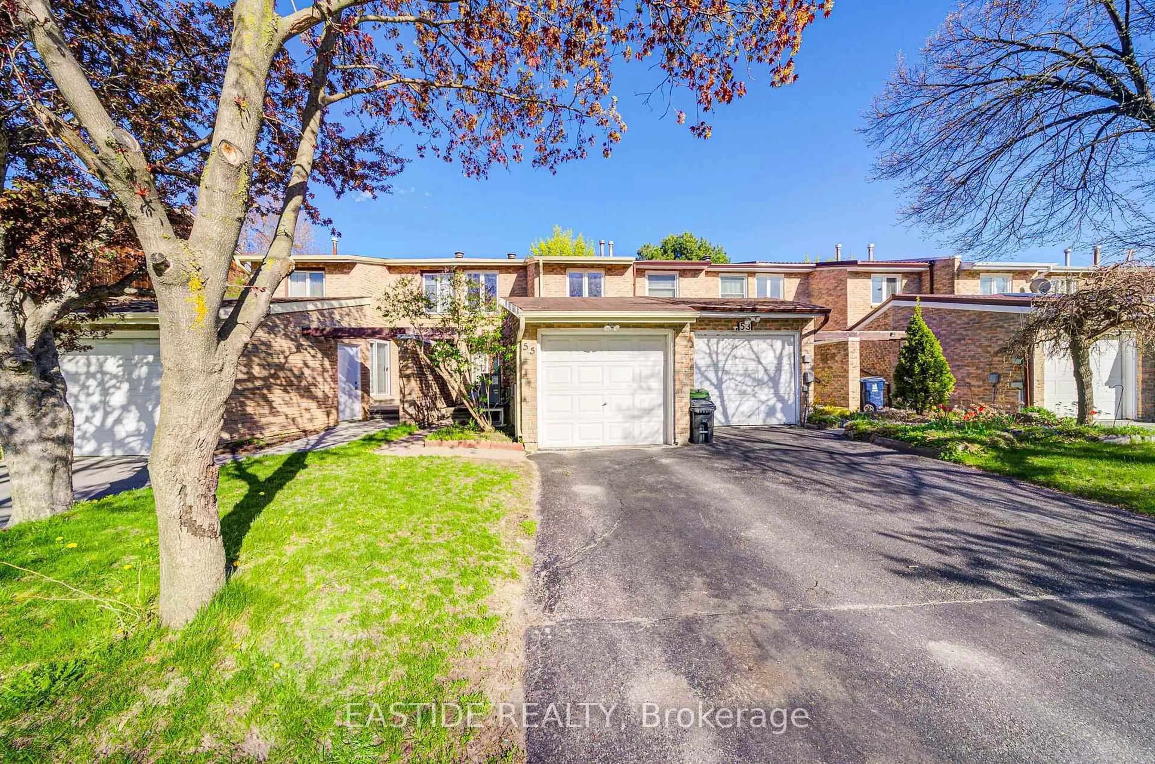 A pic from outside/outdoor area/front of a property/back of a property/a pic from drone, street for 55 Ambercroft Blvd, Toronto Ontario M1W 2Z6