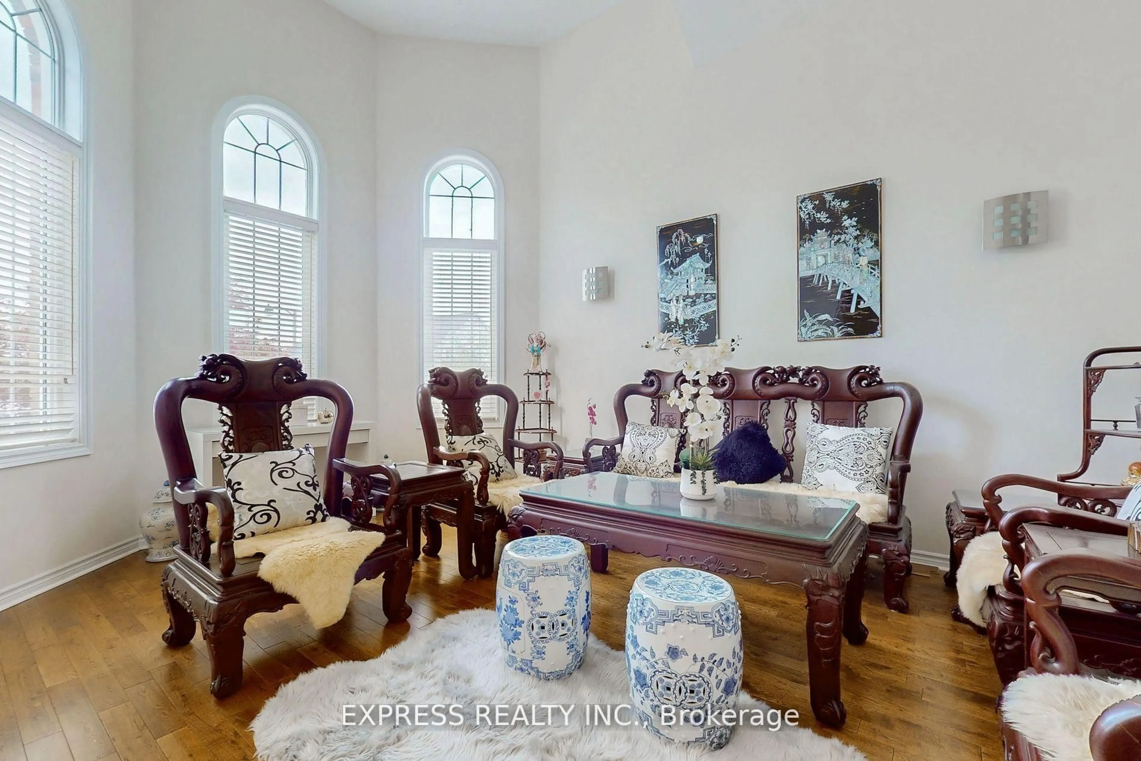Living room with furniture, wood/laminate floor for 39 Boulderbrook Dr, Toronto Ontario M1X 2C2