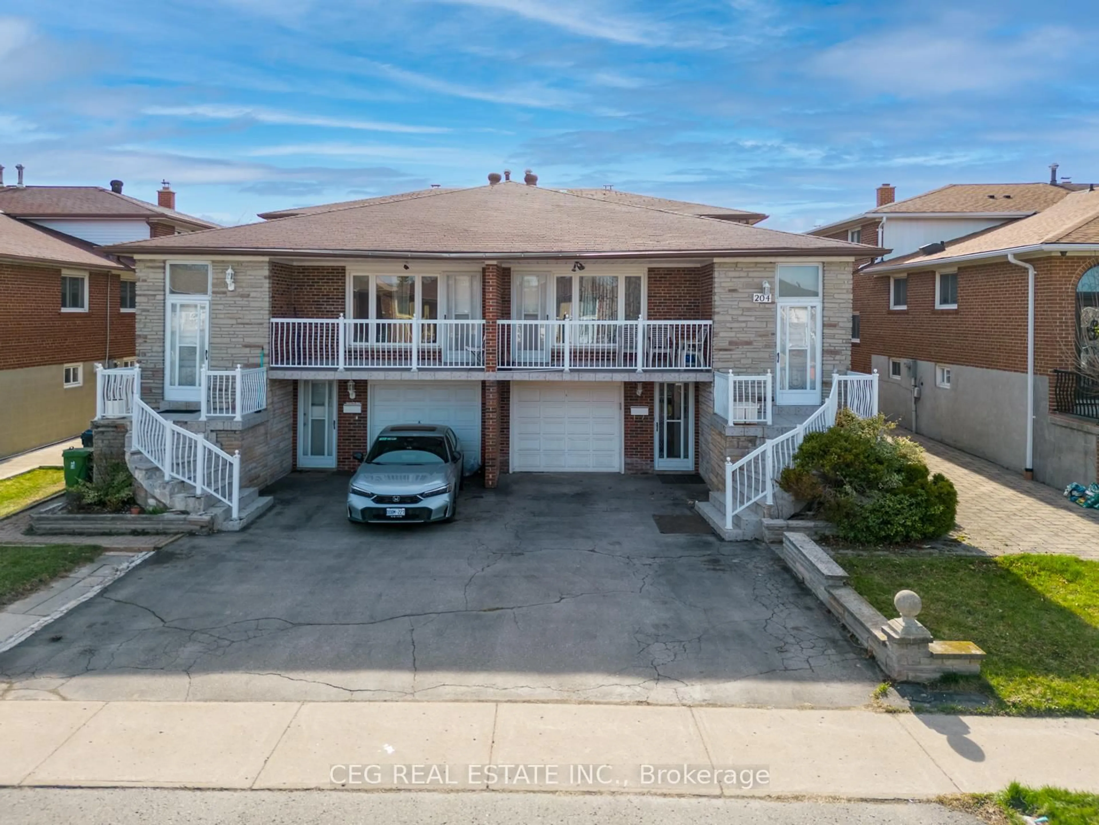 A pic from outside/outdoor area/front of a property/back of a property/a pic from drone, street for 204 FAIRGLEN Ave, Toronto Ontario M1W 1B1