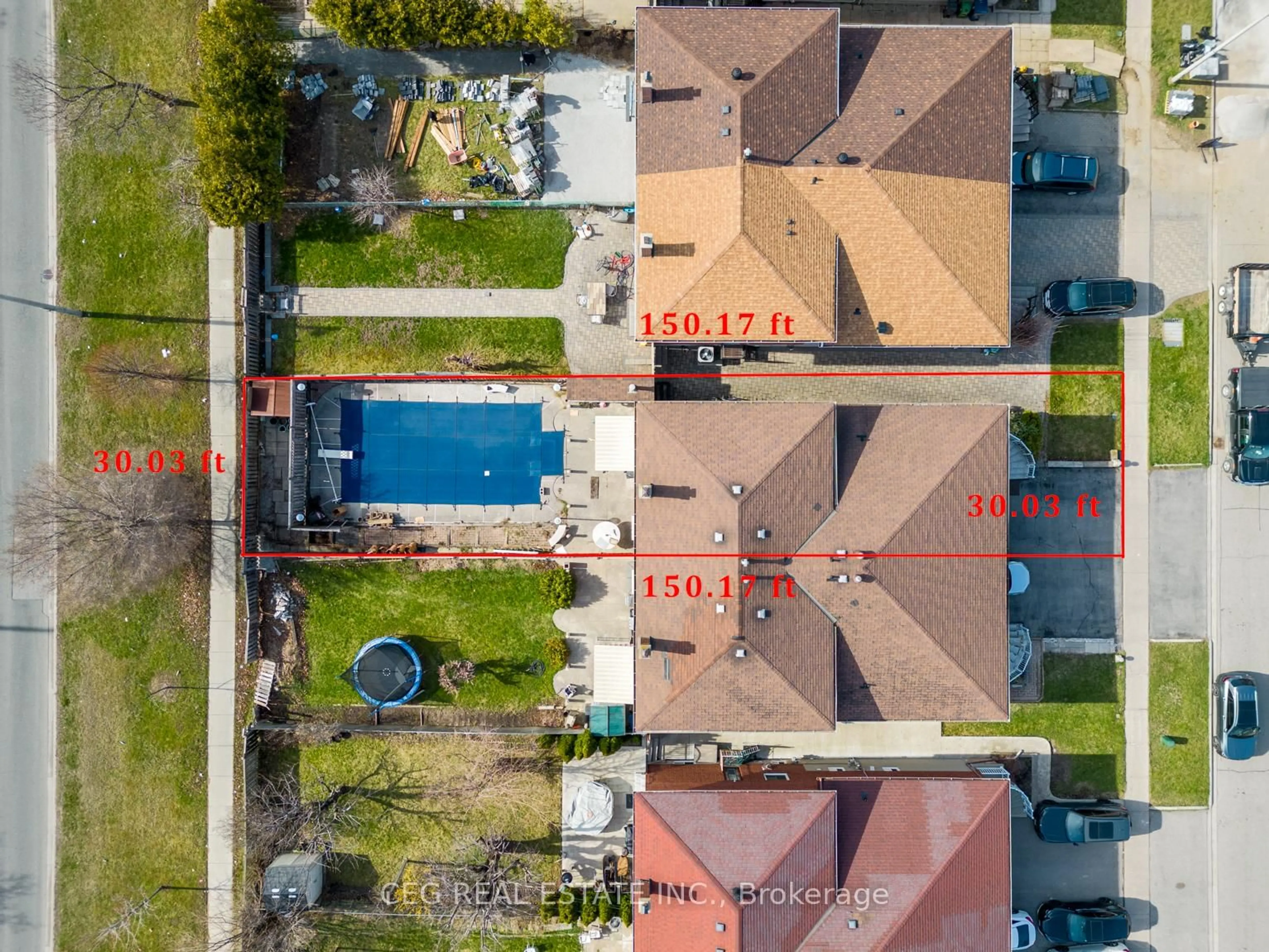 A pic from outside/outdoor area/front of a property/back of a property/a pic from drone, city buildings view from balcony for 204 FAIRGLEN Ave, Toronto Ontario M1W 1B1