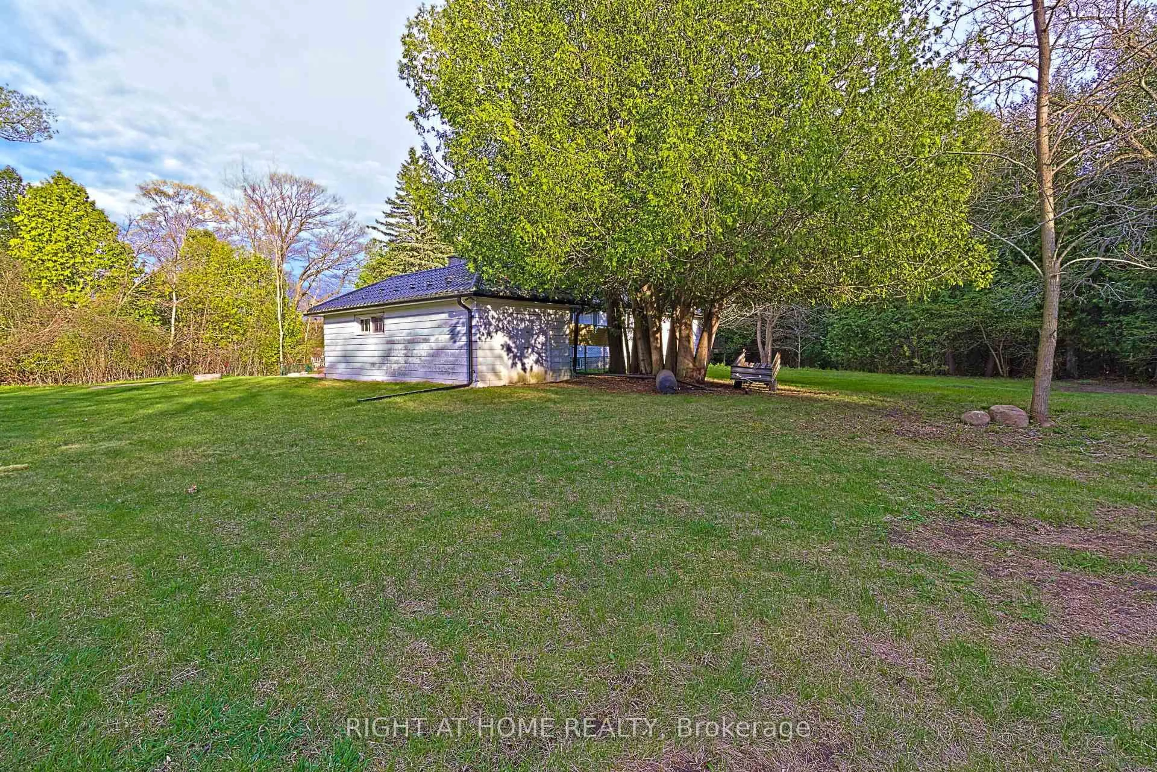 A pic from outside/outdoor area/front of a property/back of a property/a pic from drone, unknown for 192 Old Varcoe Rd, Clarington Ontario L1E 2K4