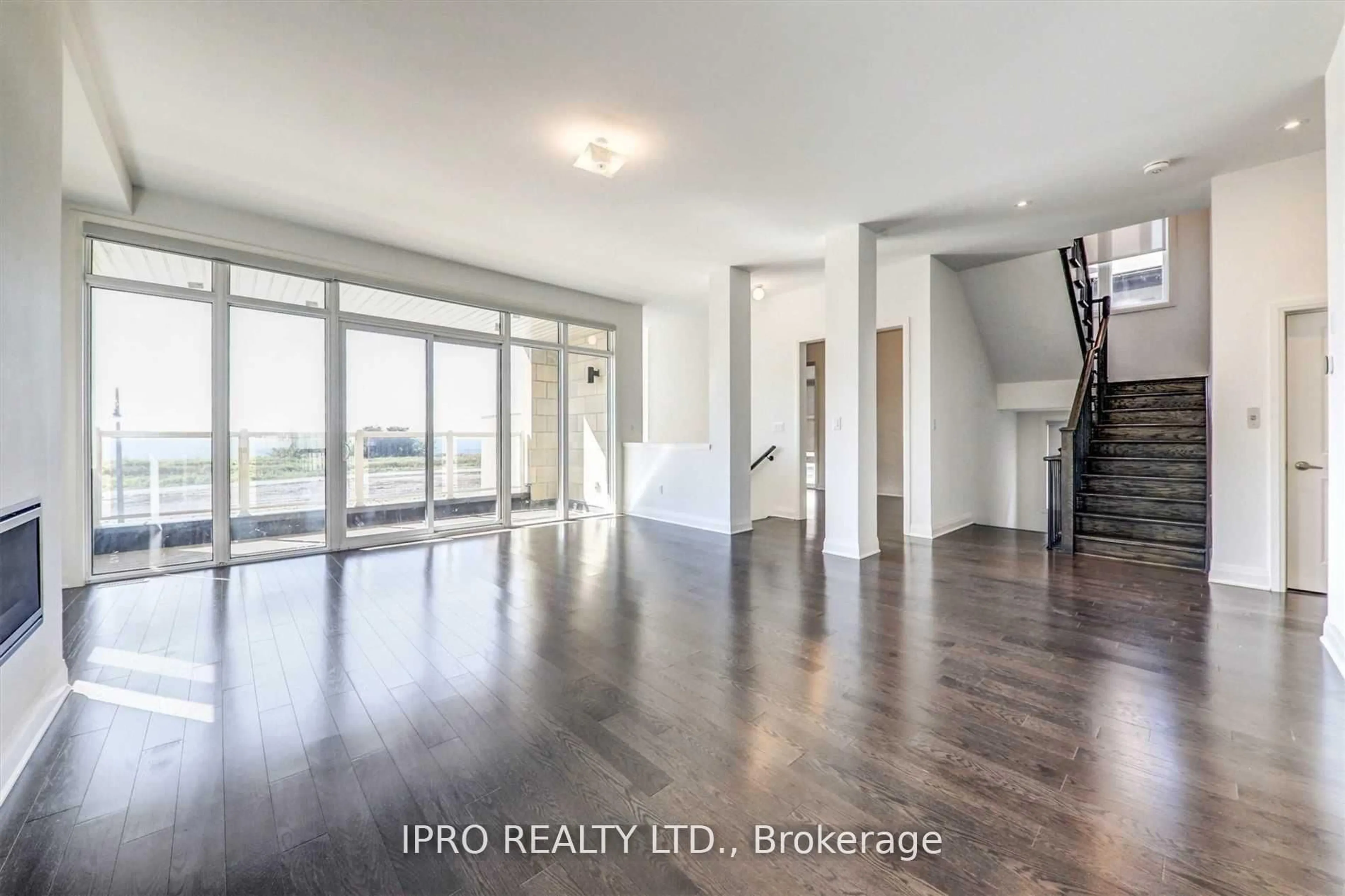 Indoor entryway for 215 Port Darlington Rd, Clarington Ontario L1C 4A7