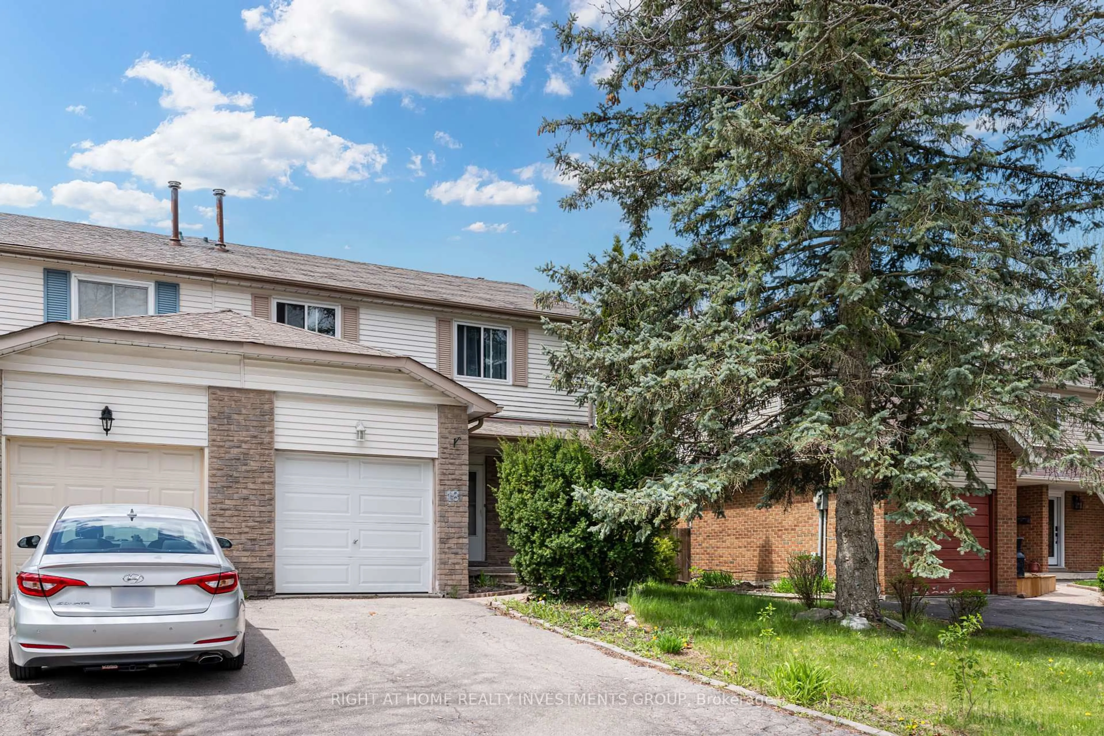 Unknown for 18 Goodfellow St, Whitby Ontario L1P 1C4
