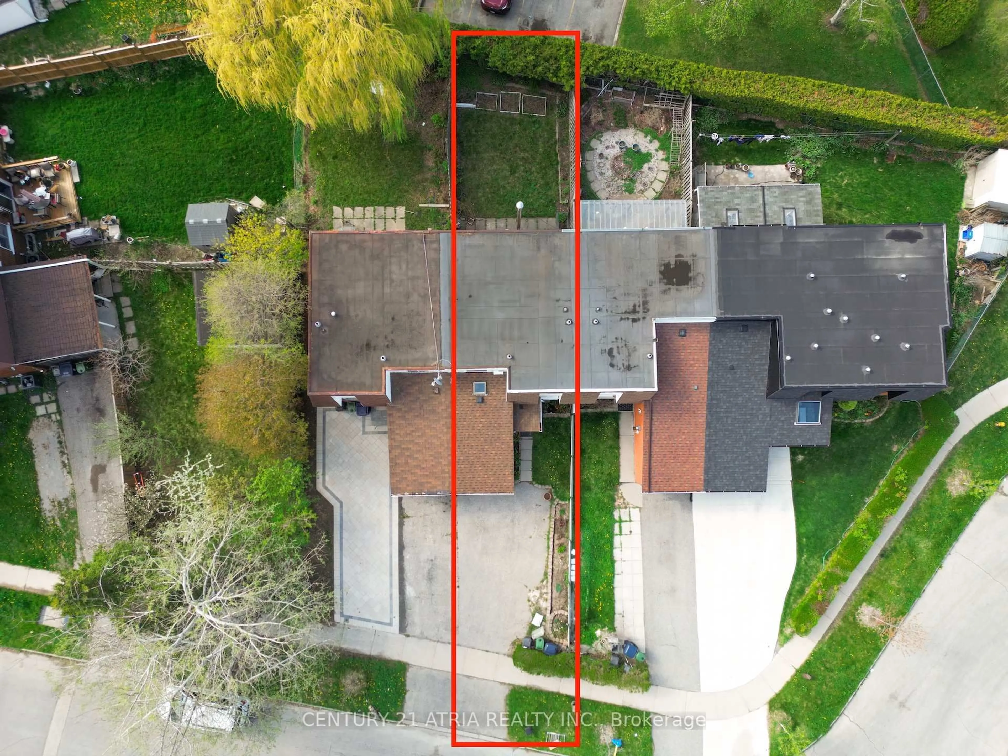 A pic from outside/outdoor area/front of a property/back of a property/a pic from drone, building for 61 Wiggens Crt, Toronto Ontario M1B 1K3