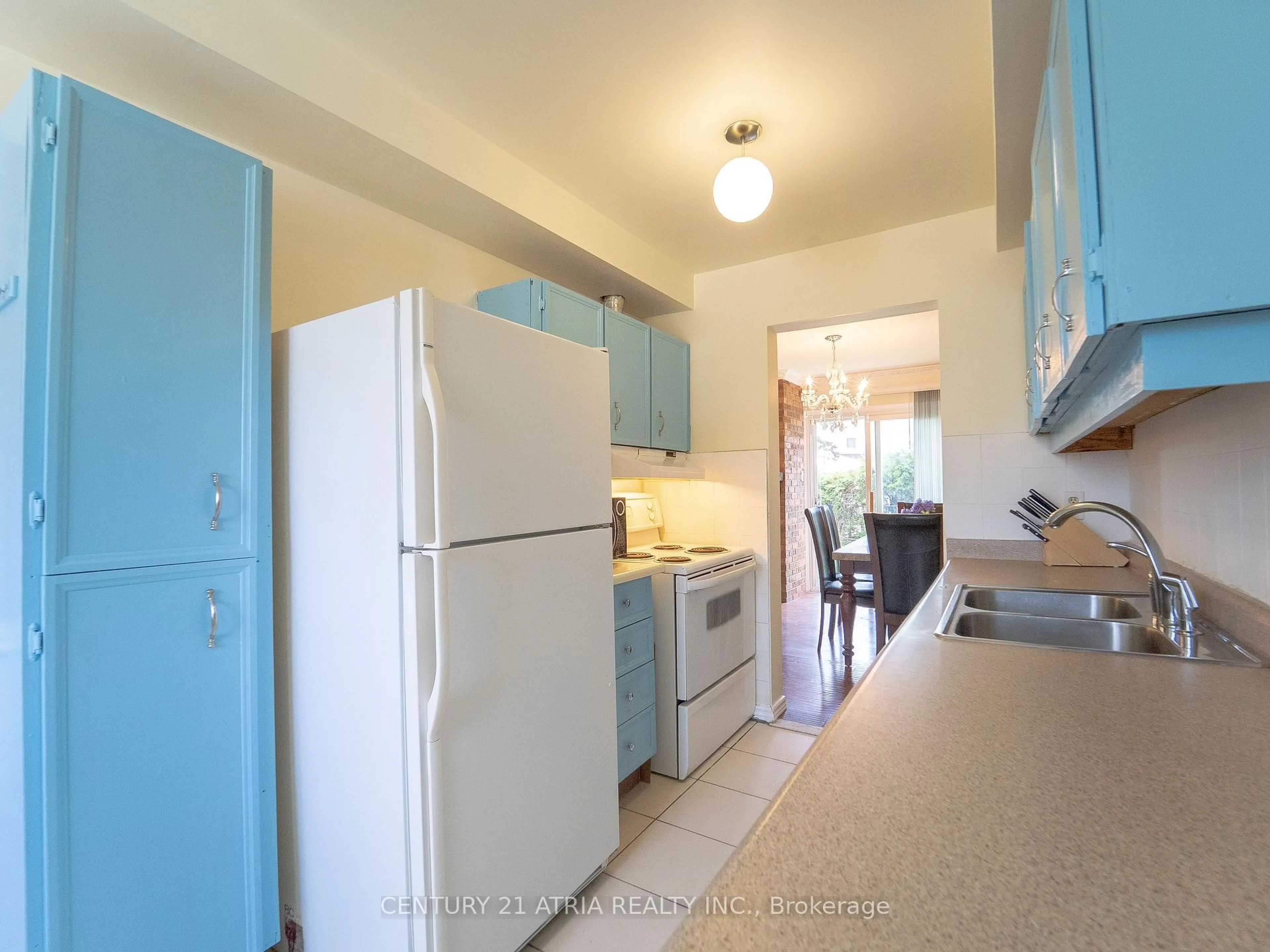 Standard kitchen, unknown for 61 Wiggens Crt, Toronto Ontario M1B 1K3