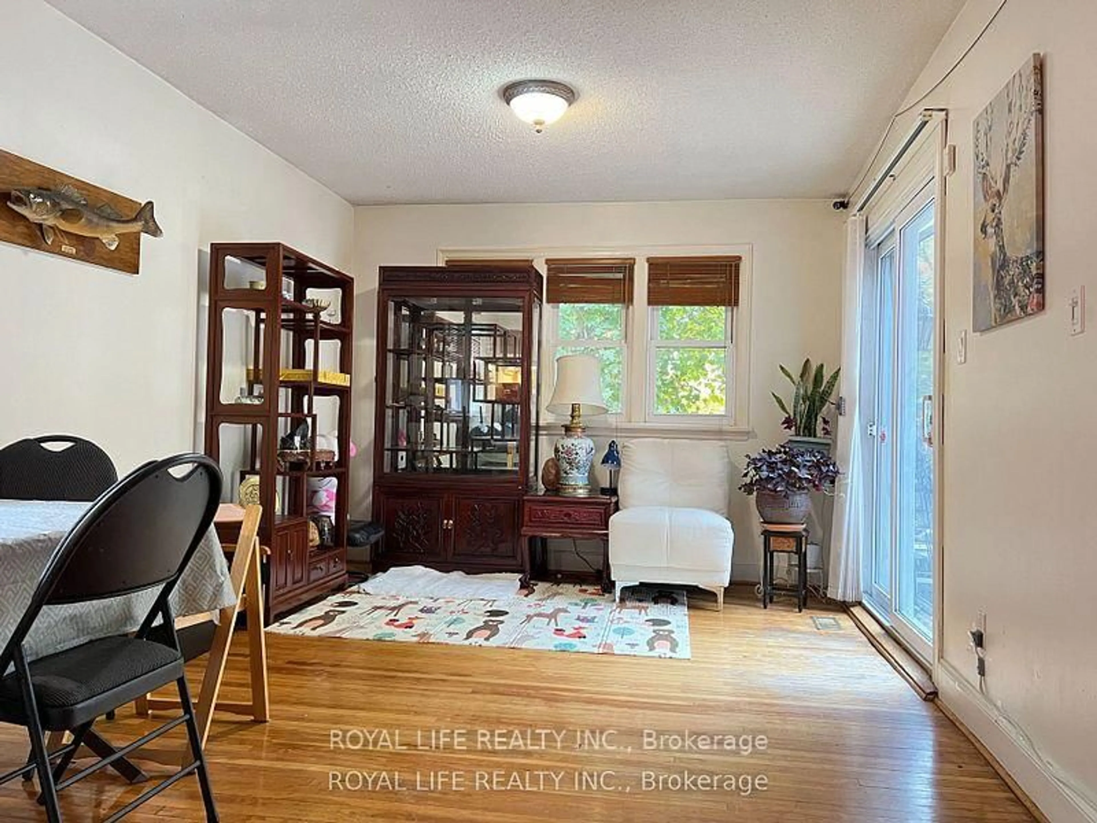 A pic of a room for 33 Agincourt Dr, Toronto Ontario M1S 1M5