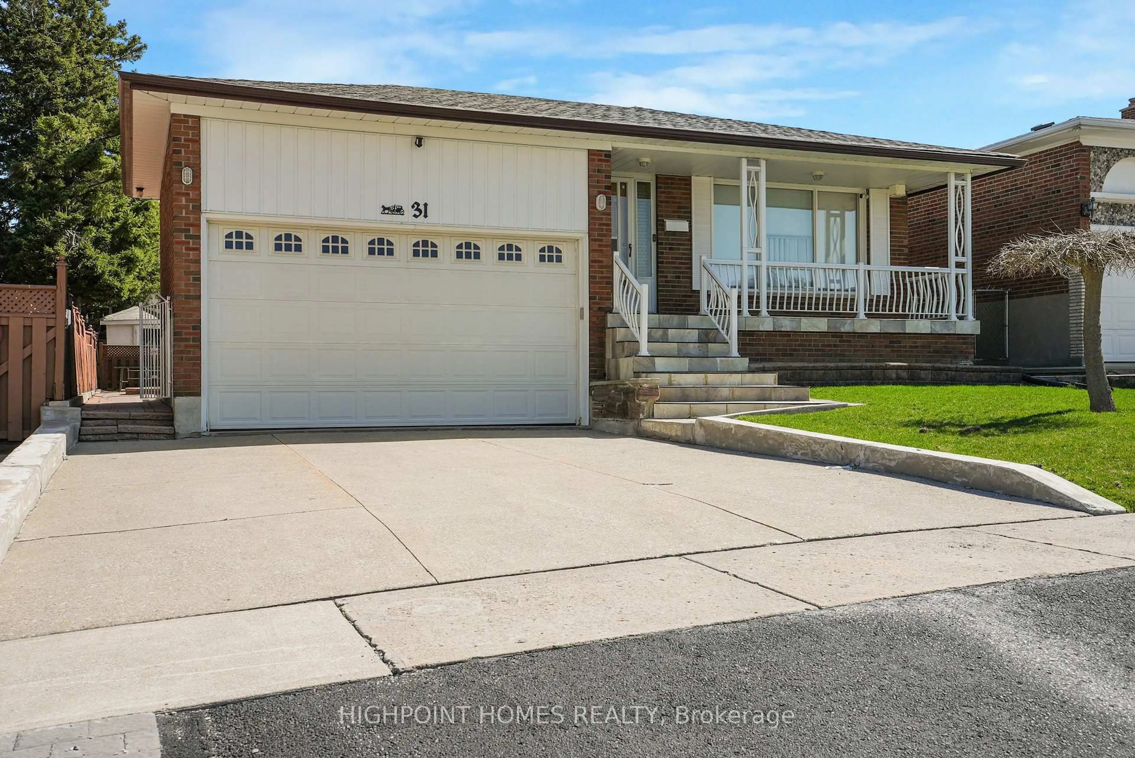 Home with vinyl exterior material, street for 31 Scarden Ave, Toronto Ontario M1T 1V8