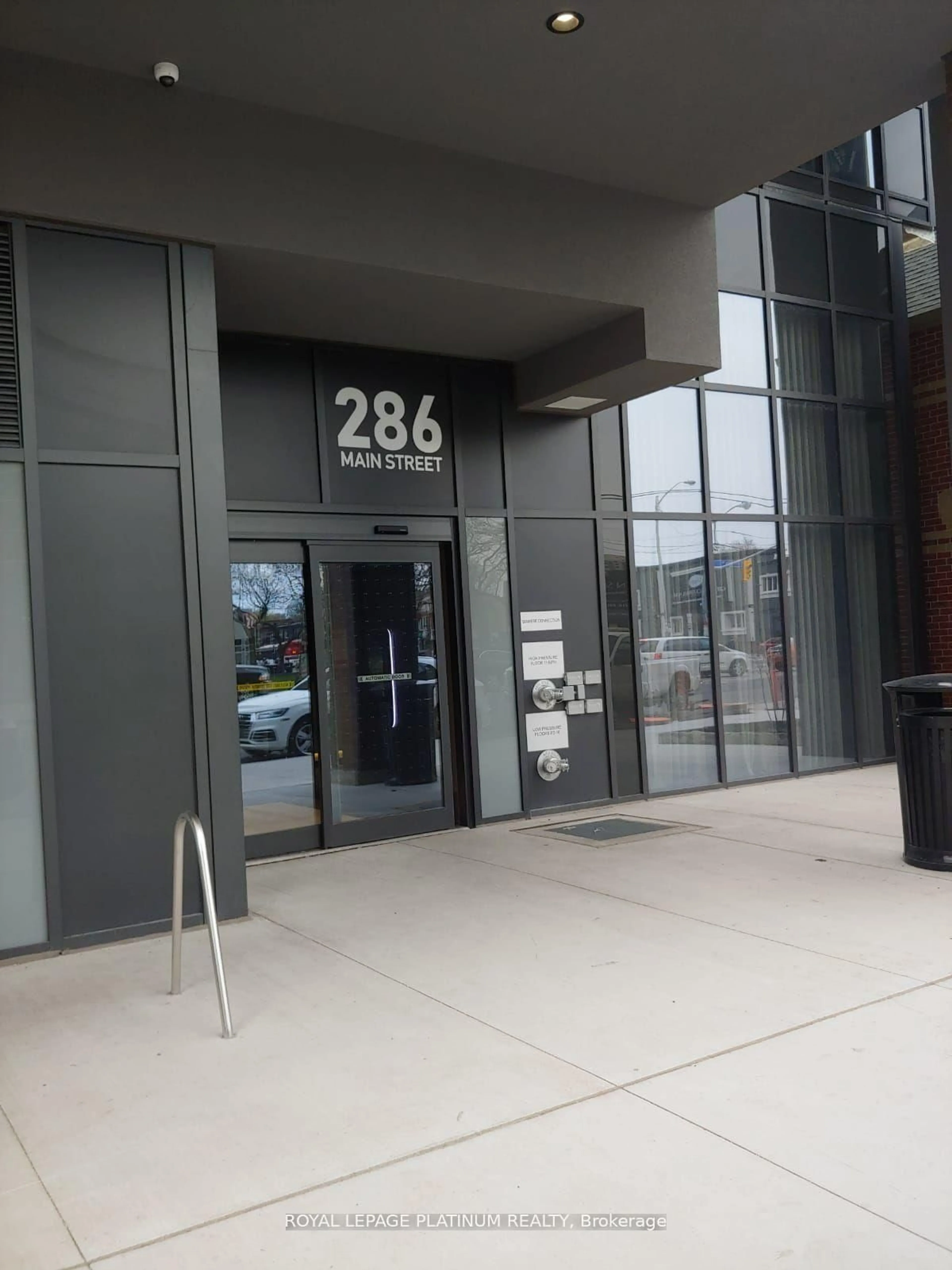 Indoor foyer for 286 Main St #1706, Toronto Ontario M4C 0B3