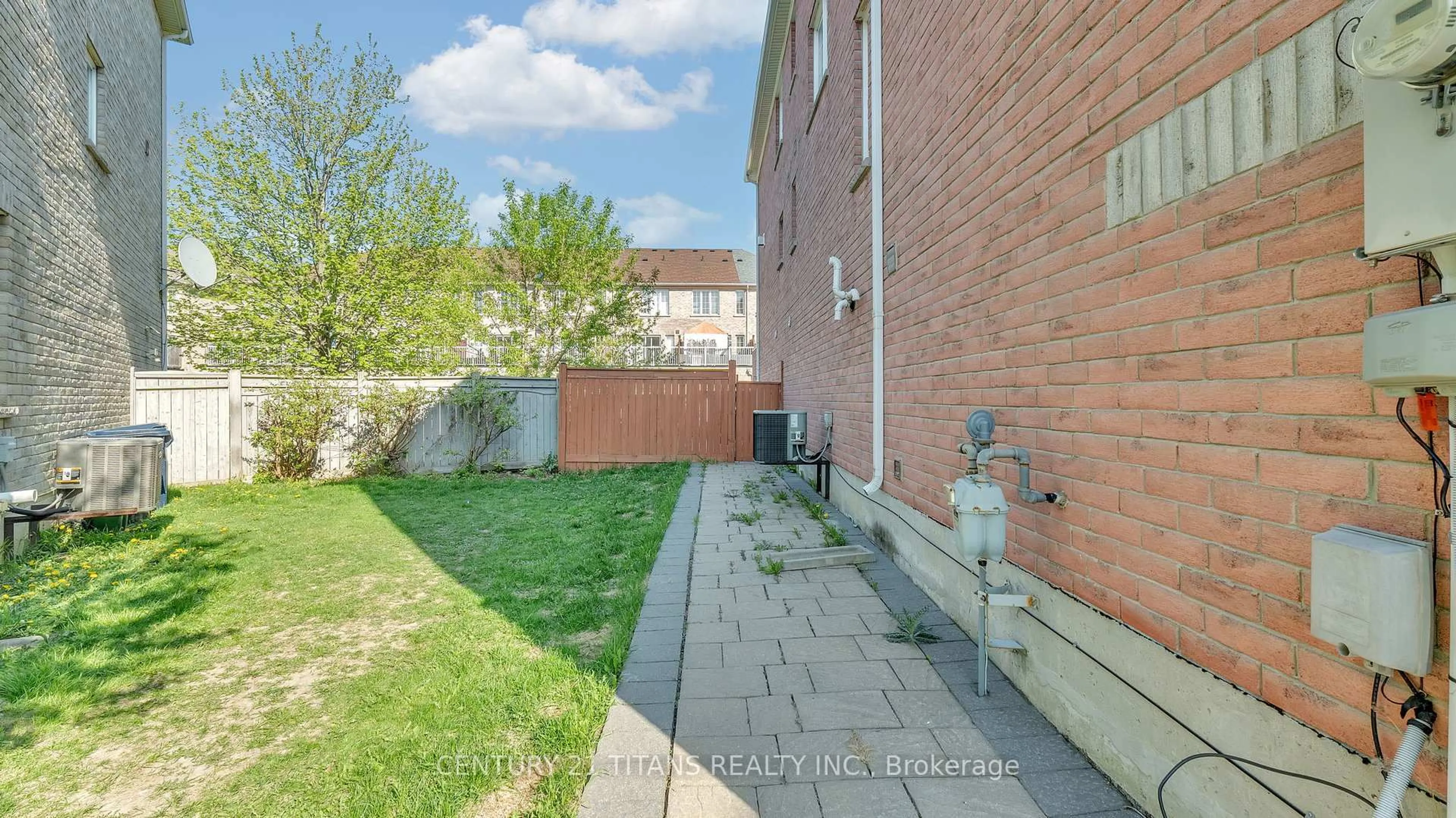 Patio, street for 55 Wilkes Cres, Toronto Ontario M1L 0B4