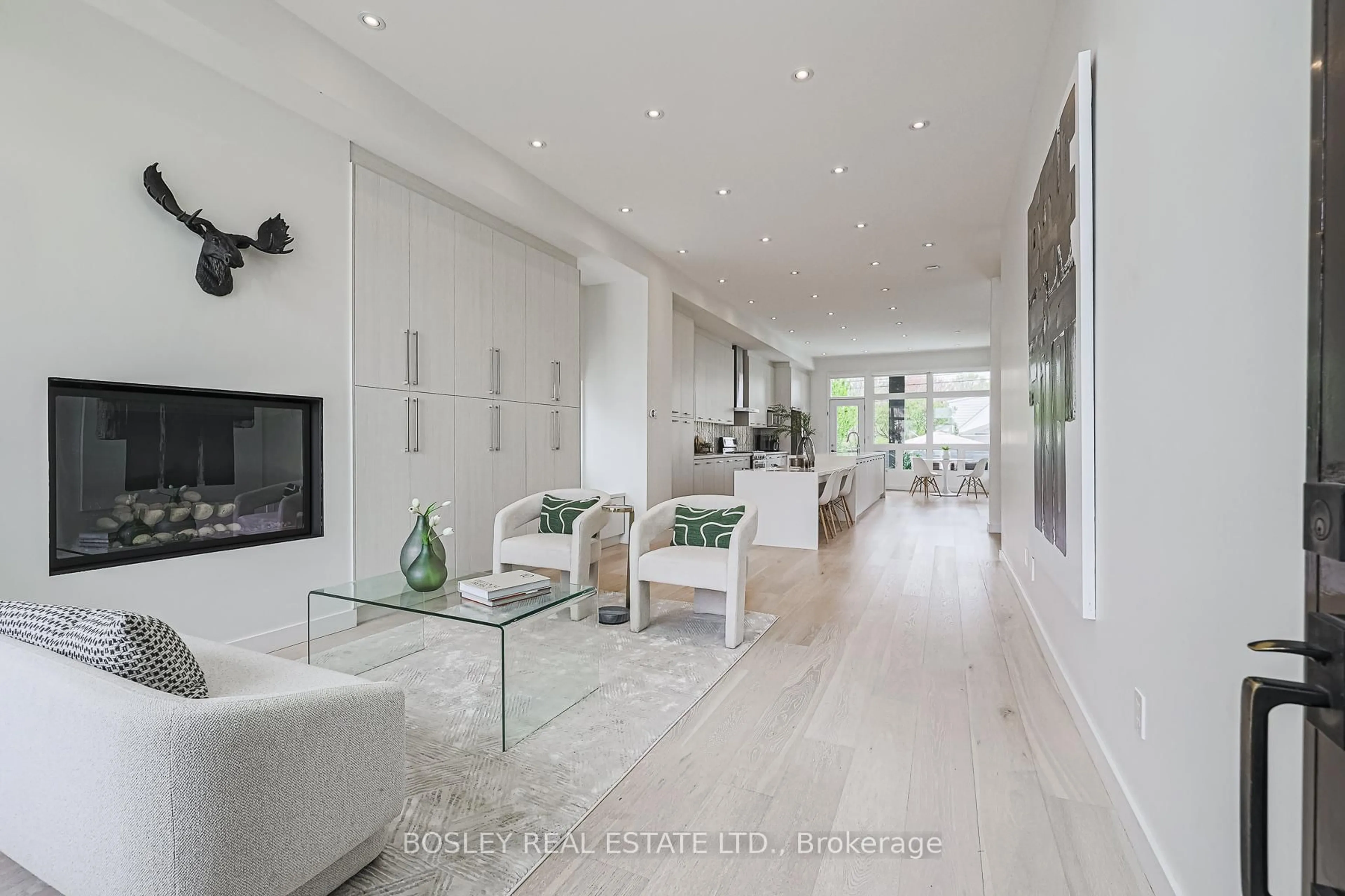 Unknown for 38 Roblin Ave, Toronto Ontario M4C 3R1