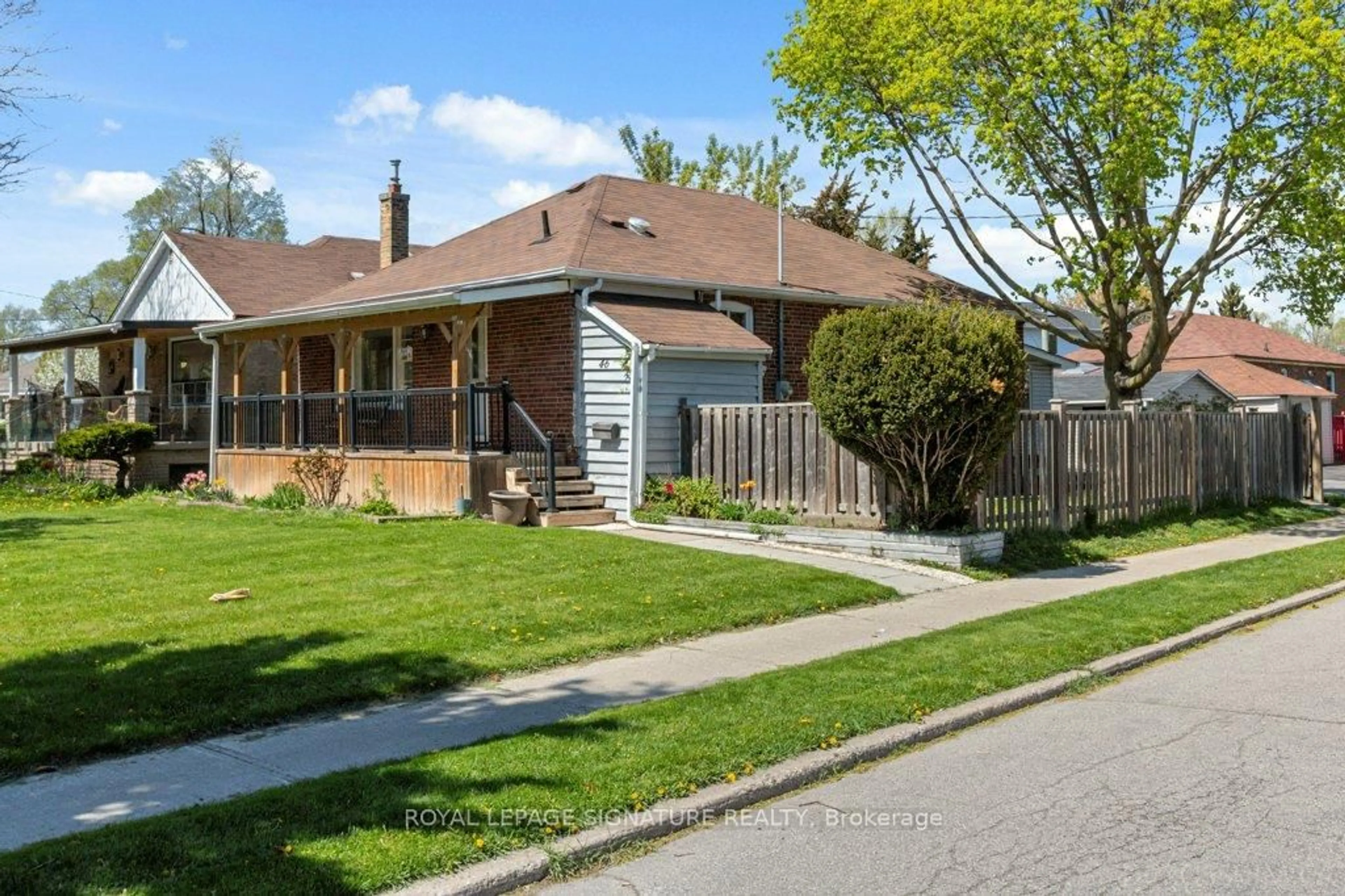 Home with brick exterior material, street for 46 Ilfracombe Cres, Toronto Ontario M1R 3R8