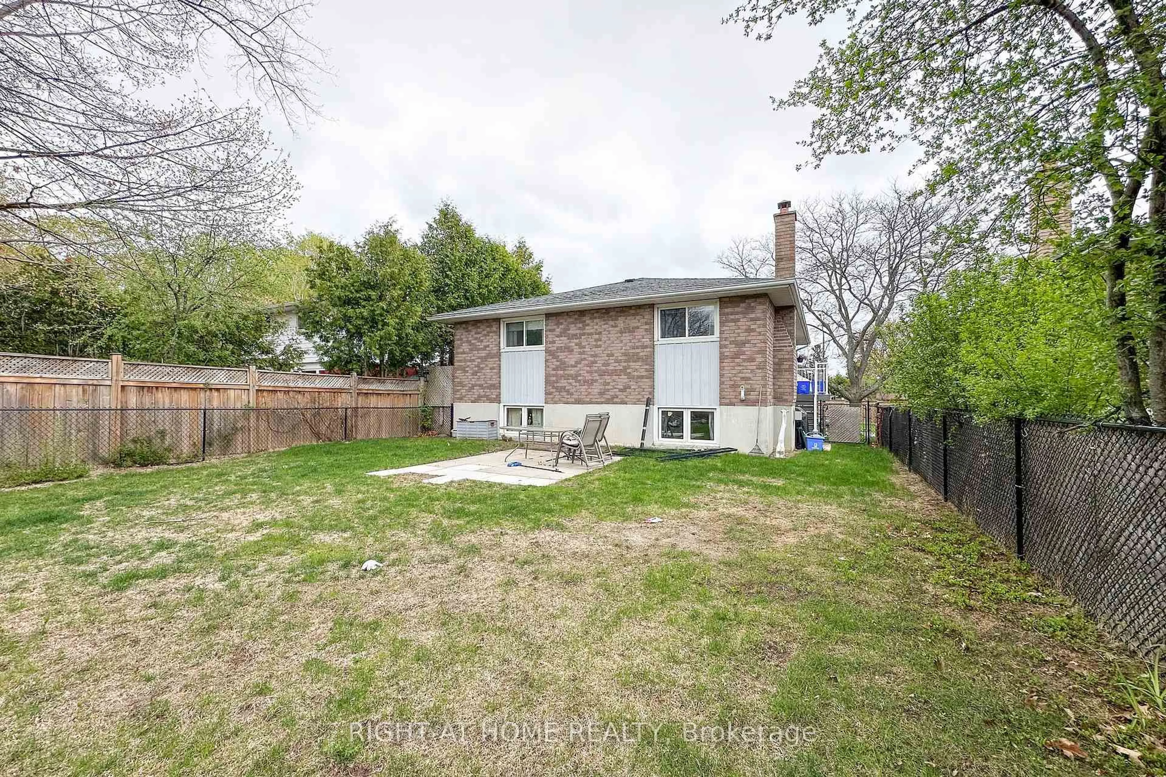 Unknown for 344 Kensington Cres, Oshawa Ontario L1G 7S5