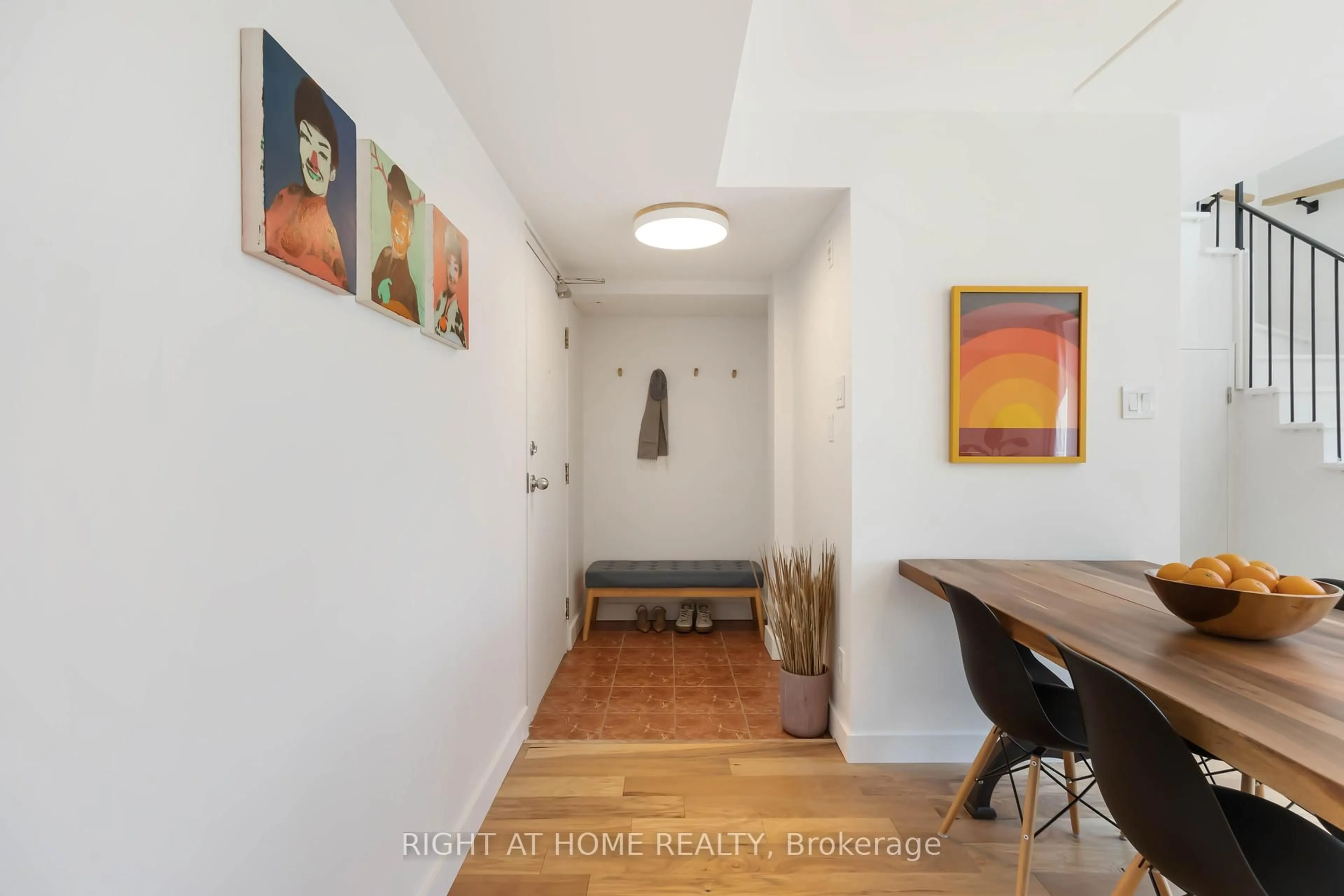 Unknown for 214 Main St #202, Toronto Ontario M4E 2W1