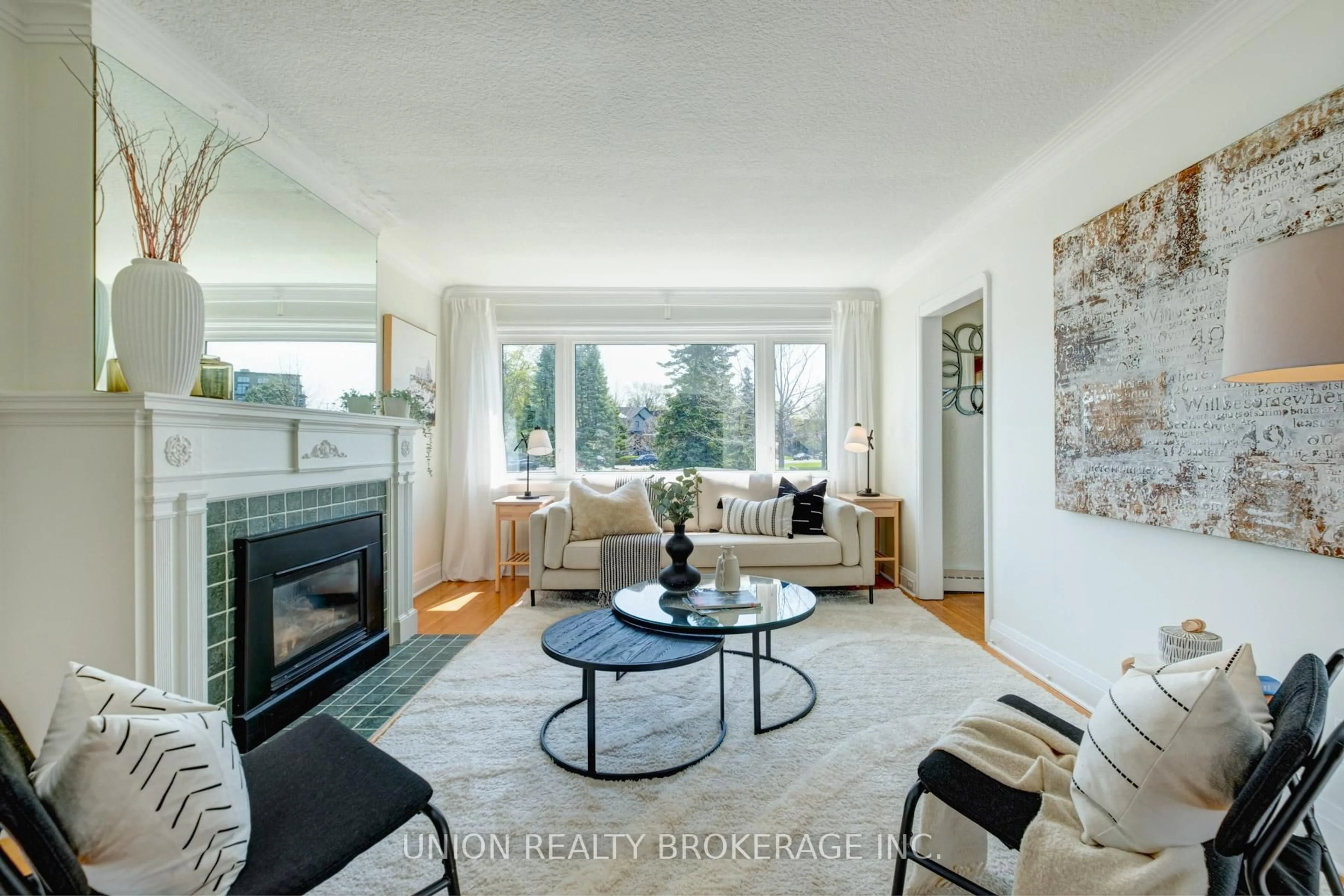 Living room with furniture, unknown for 20 Clonmore Dr, Toronto Ontario M1N 1X5