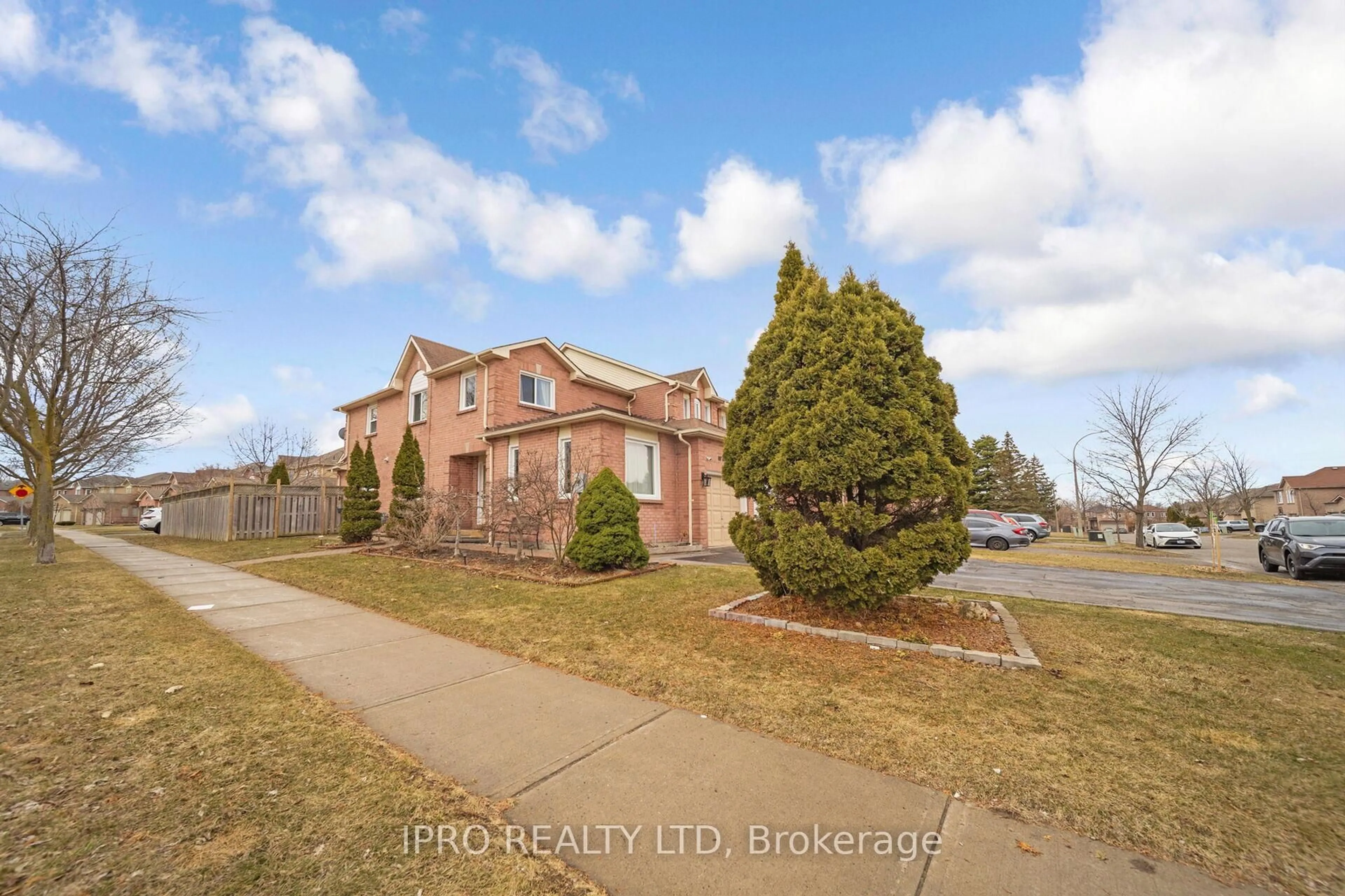 Home with brick exterior material, street for 101 Timber Mill Ave, Whitby Ontario L1R 2H4