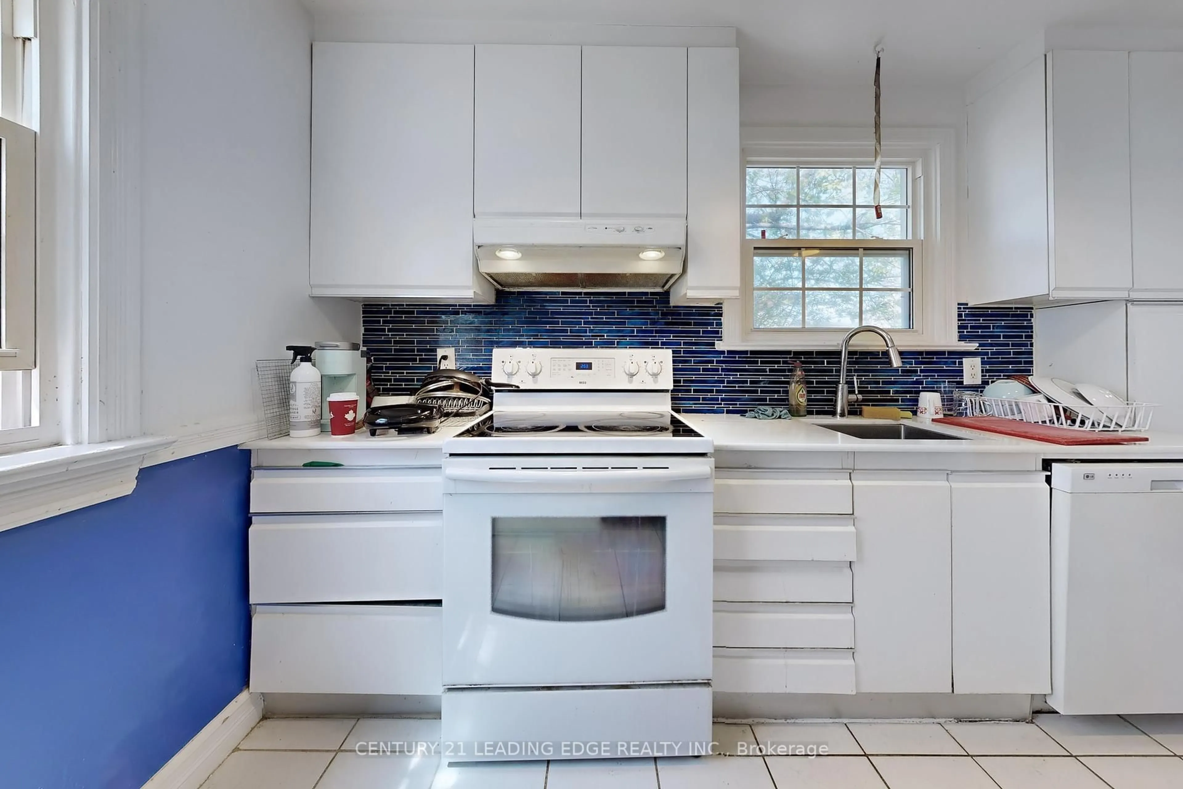Standard kitchen, ceramic/tile floor for 21B Wexford Blvd, Toronto Ontario M1R 1K9