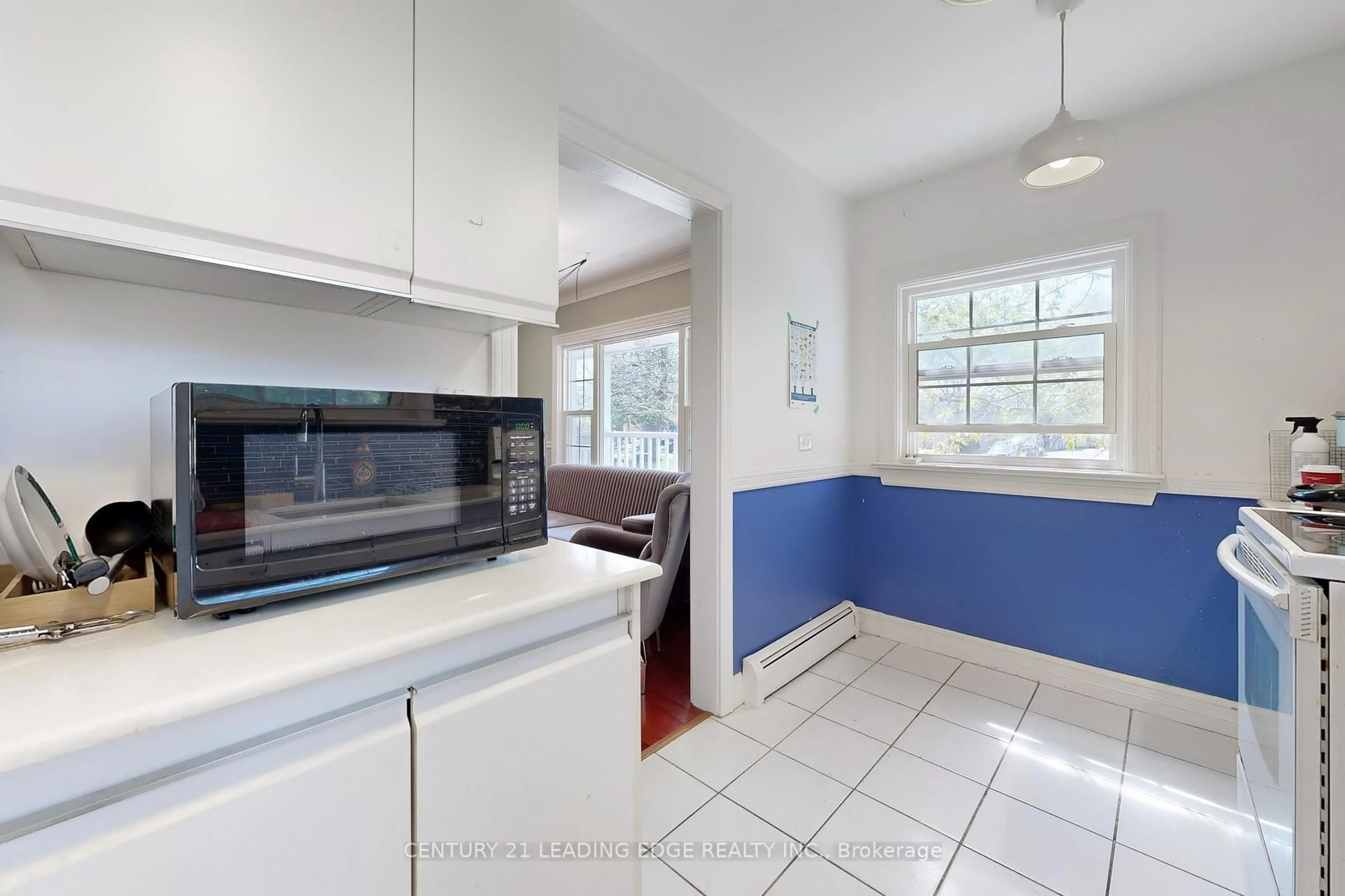 Standard kitchen, ceramic/tile floor for 21B Wexford Blvd, Toronto Ontario M1R 1K9