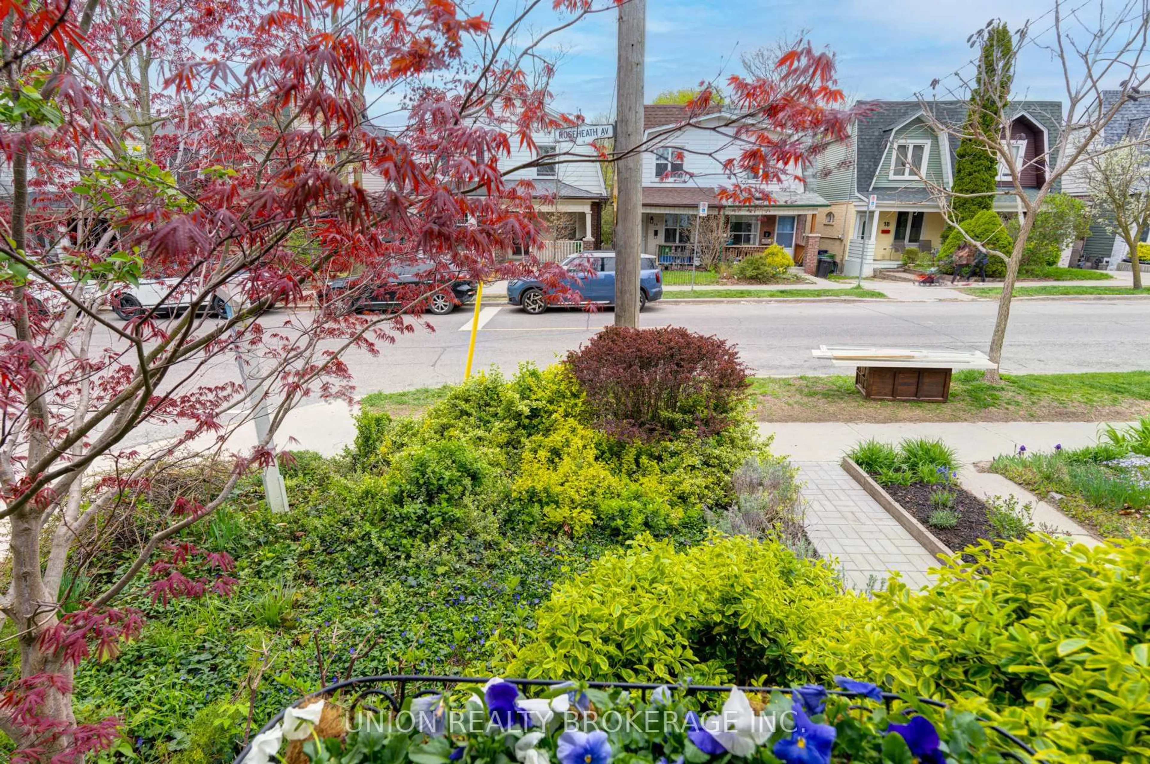Patio, street for 11 Roseheath Ave, Toronto Ontario M4C 3P3