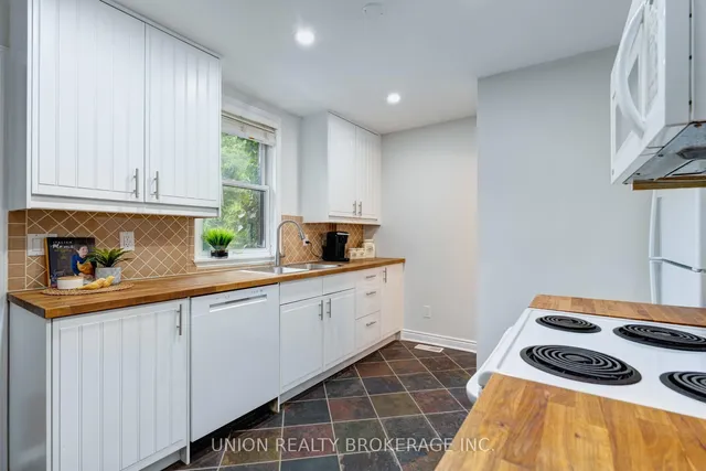 Additional property image - 11 Roseheath Ave