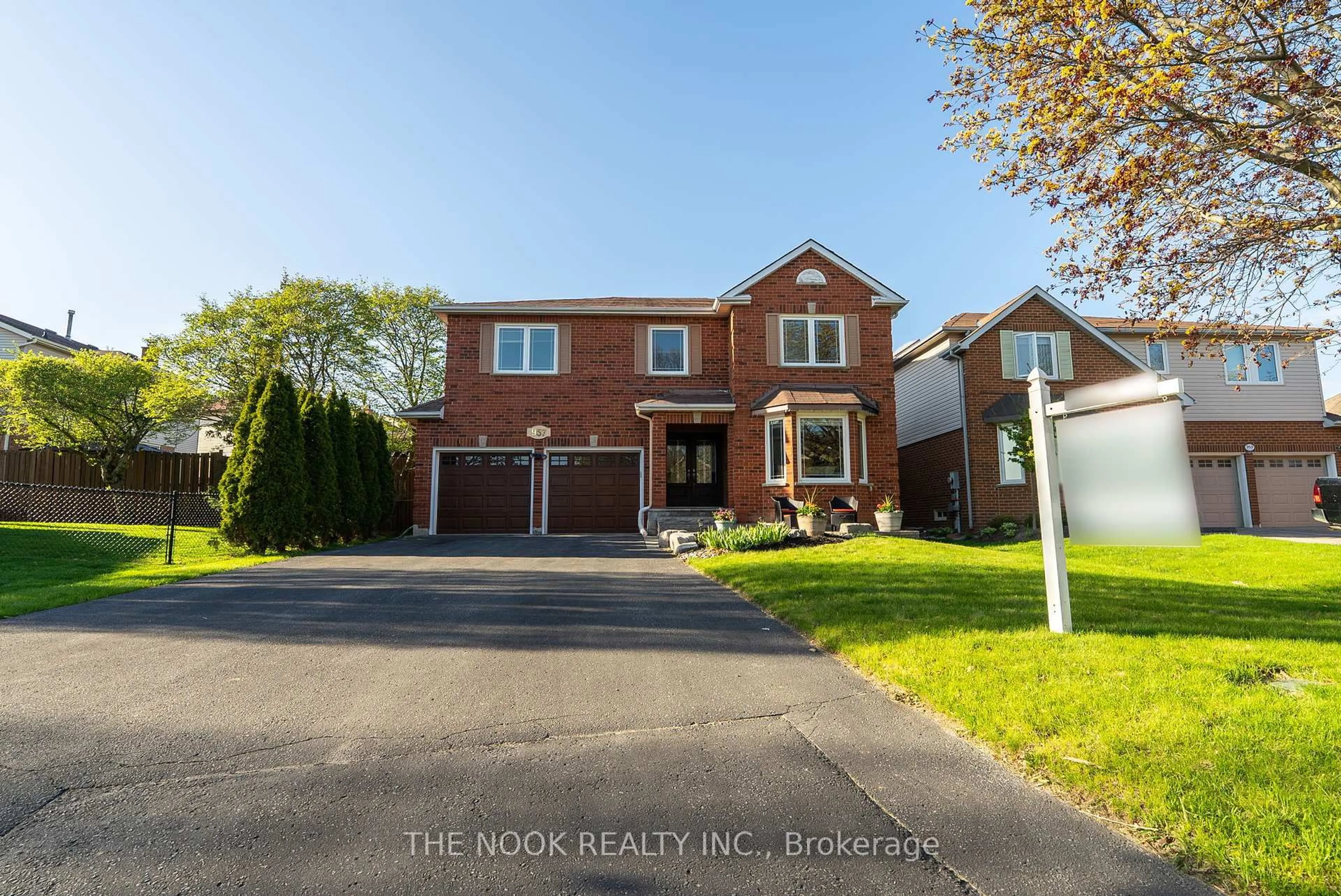 Home with brick exterior material, street for 957 Sproule Cres, Oshawa Ontario L1K 2C8