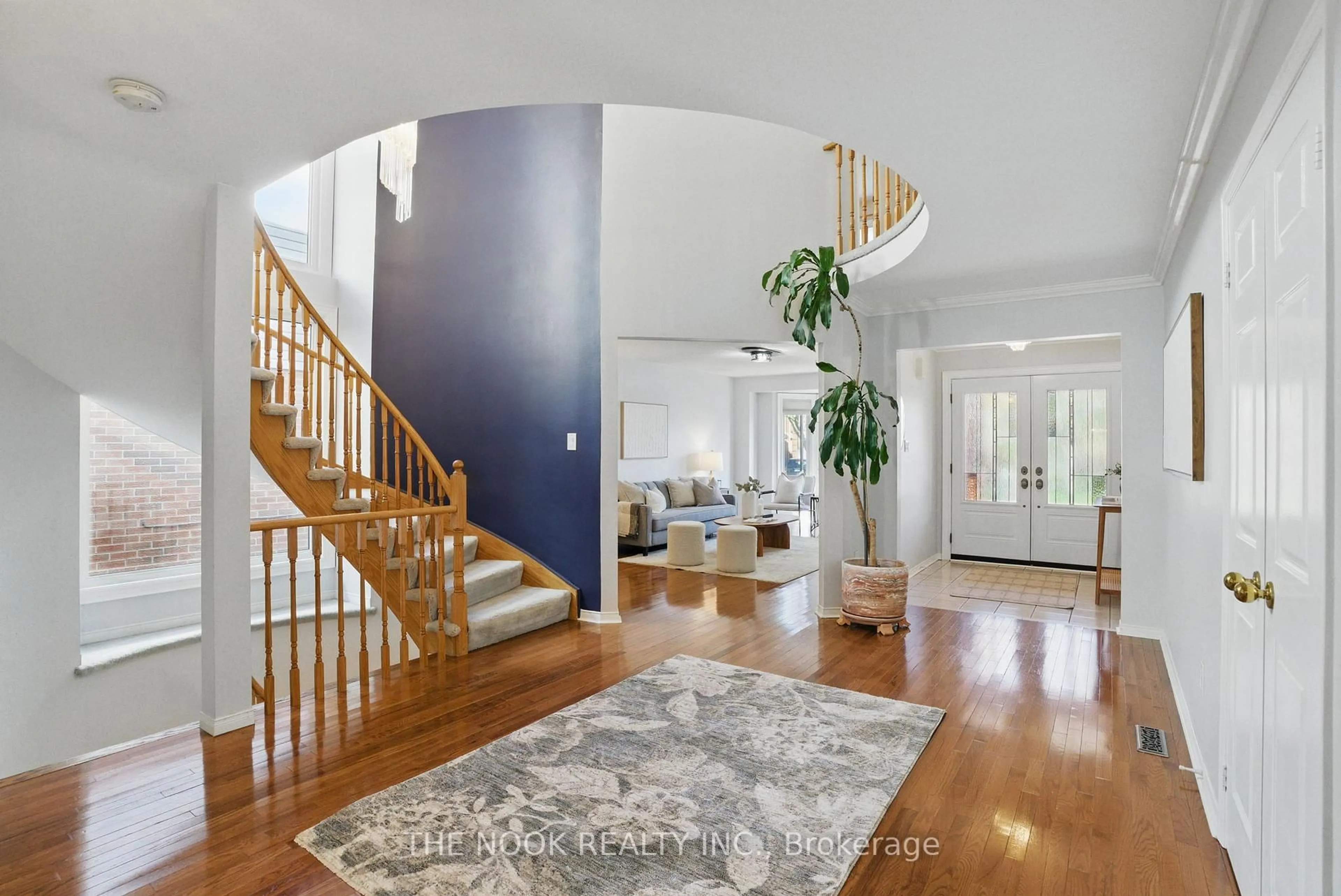 Indoor entryway for 957 Sproule Cres, Oshawa Ontario L1K 2C8